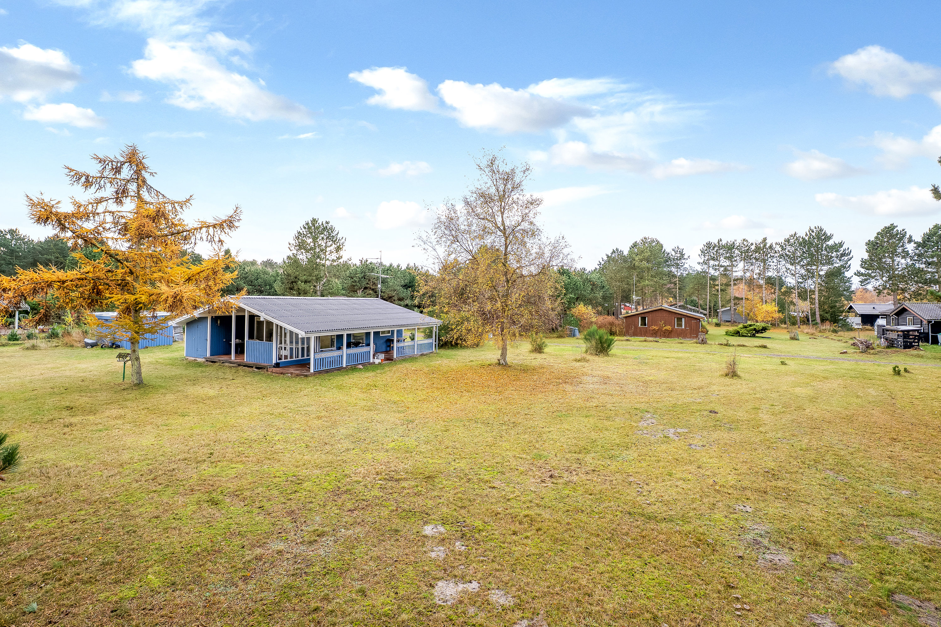 Fremhævet facade billede i fuldskærmstilstand. Billede af Solsortevænget 9, Saksfjed Ø, 4970 Rødby