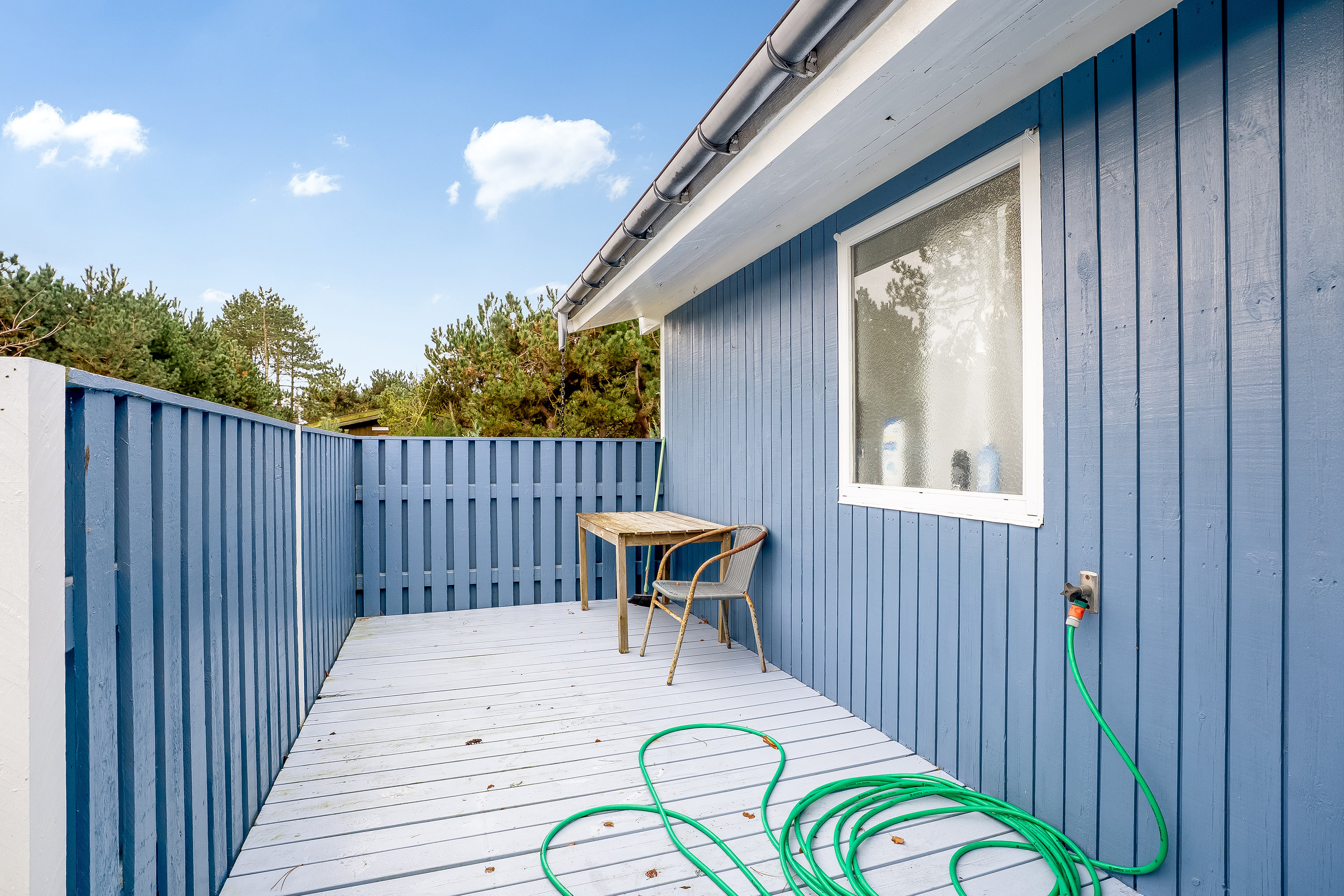 Fremhævet terrasse billede i fuldskærmstilstand. Billede af Solsortevænget 9, Saksfjed Ø, 4970 Rødby