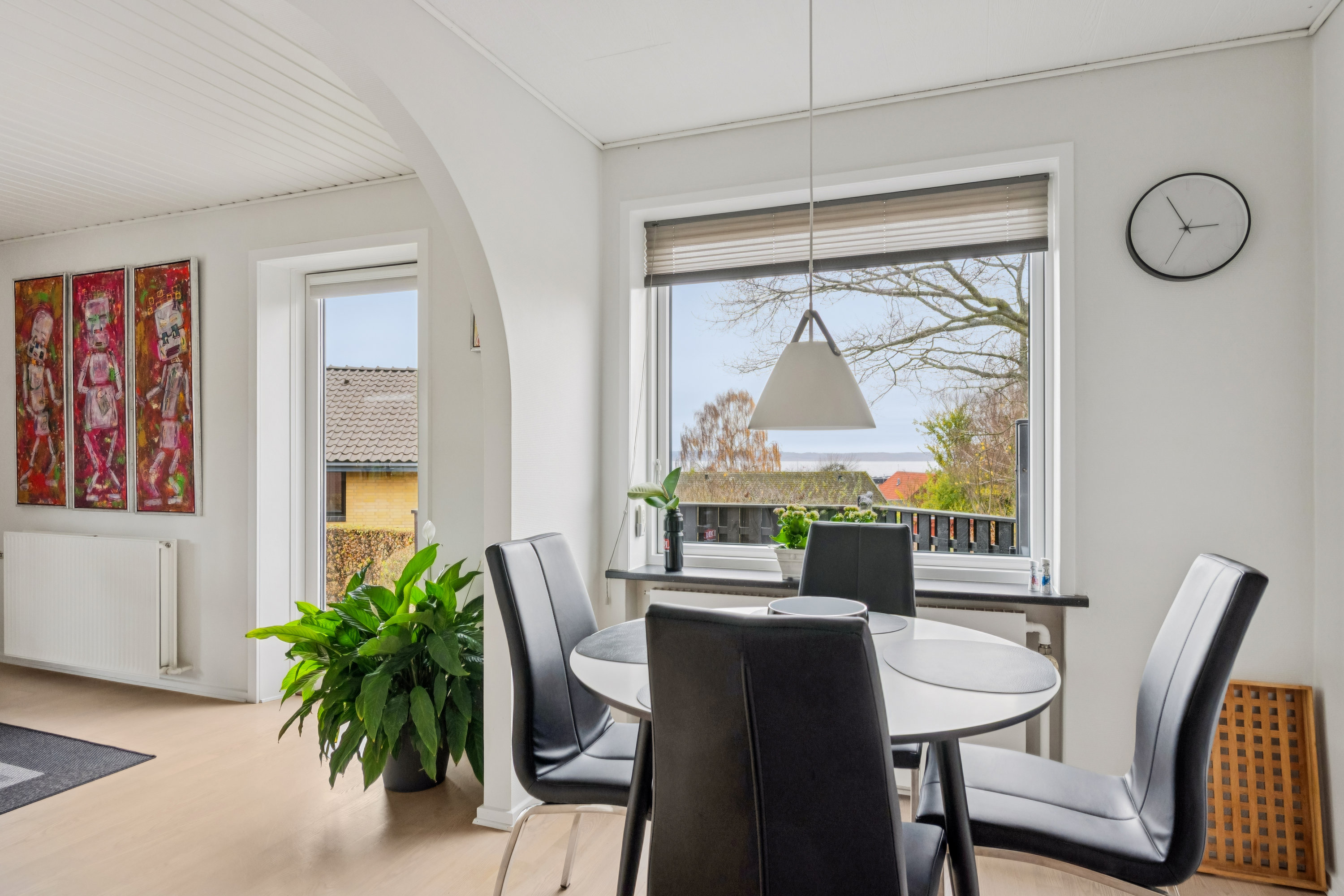 Fremhævet stue billede i fuldskærmstilstand. Billede af Munkebakken 14, 8400 Ebeltoft