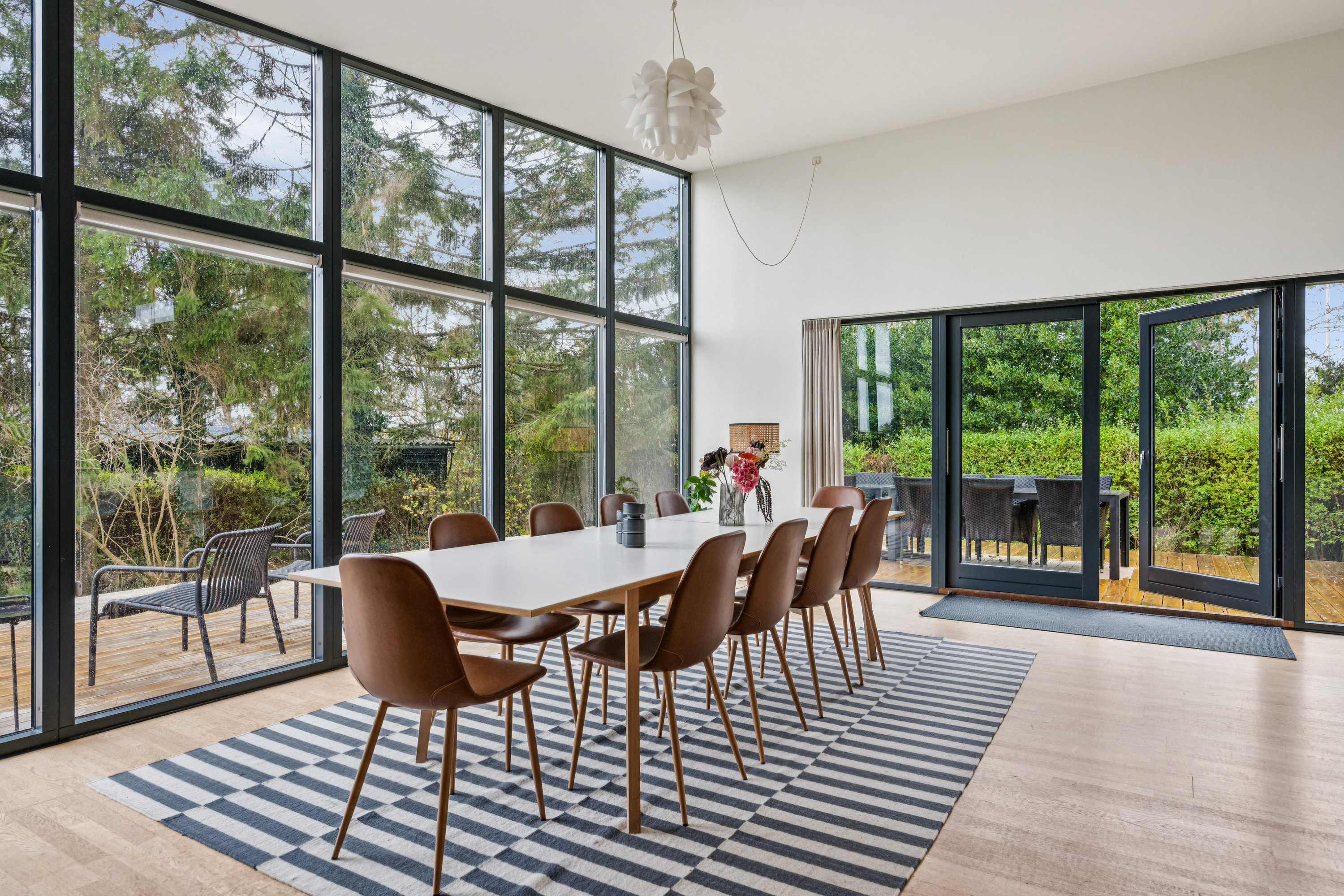 Fremhævet udestue billede i fuldskærmstilstand. Billede af Ligustervej 8, Egsmark Strand, 8400 Ebeltoft