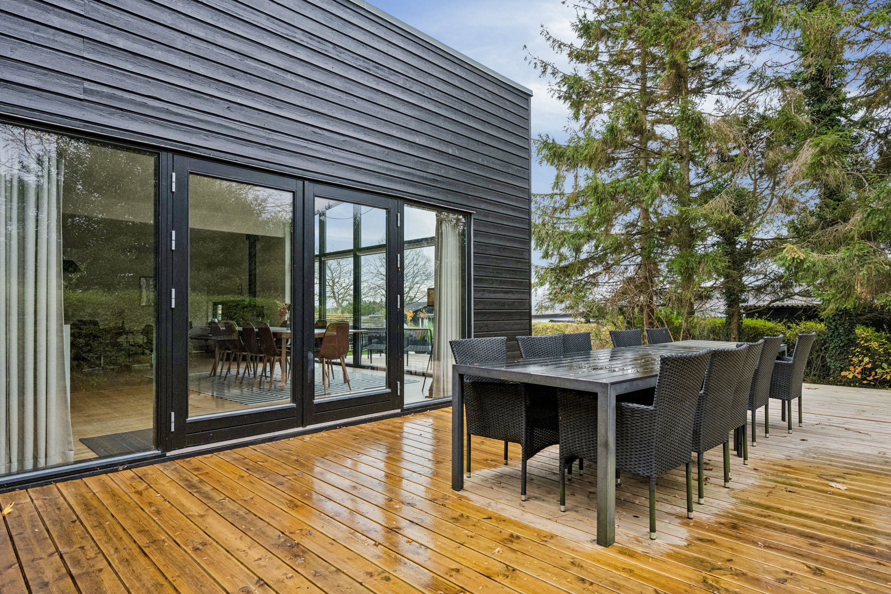 Fremhævet terrasse billede i fuldskærmstilstand. Billede af Ligustervej 8, Egsmark Strand, 8400 Ebeltoft