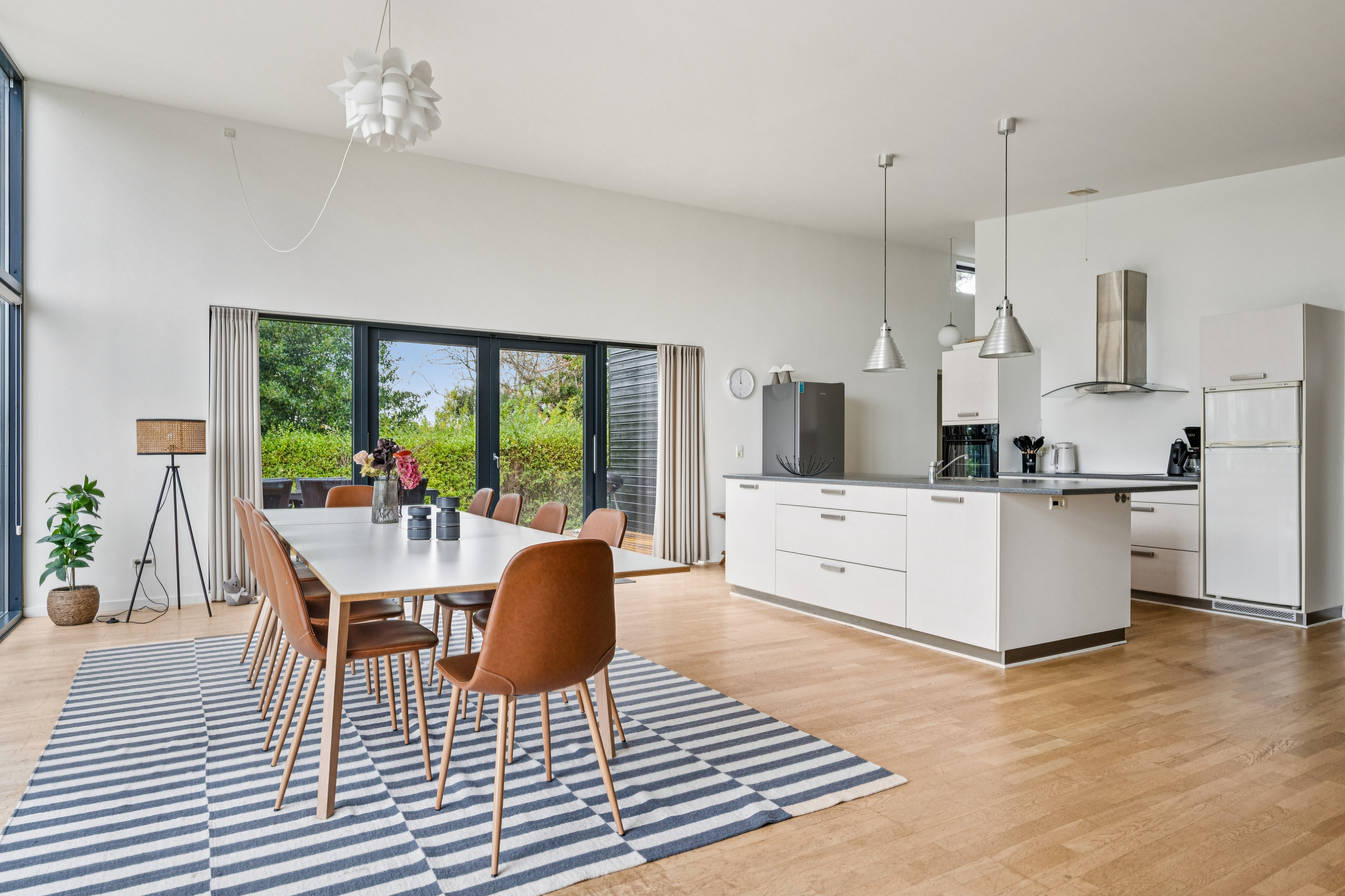 Fremhævet stue billede i fuldskærmstilstand. Billede af Ligustervej 8, Egsmark Strand, 8400 Ebeltoft