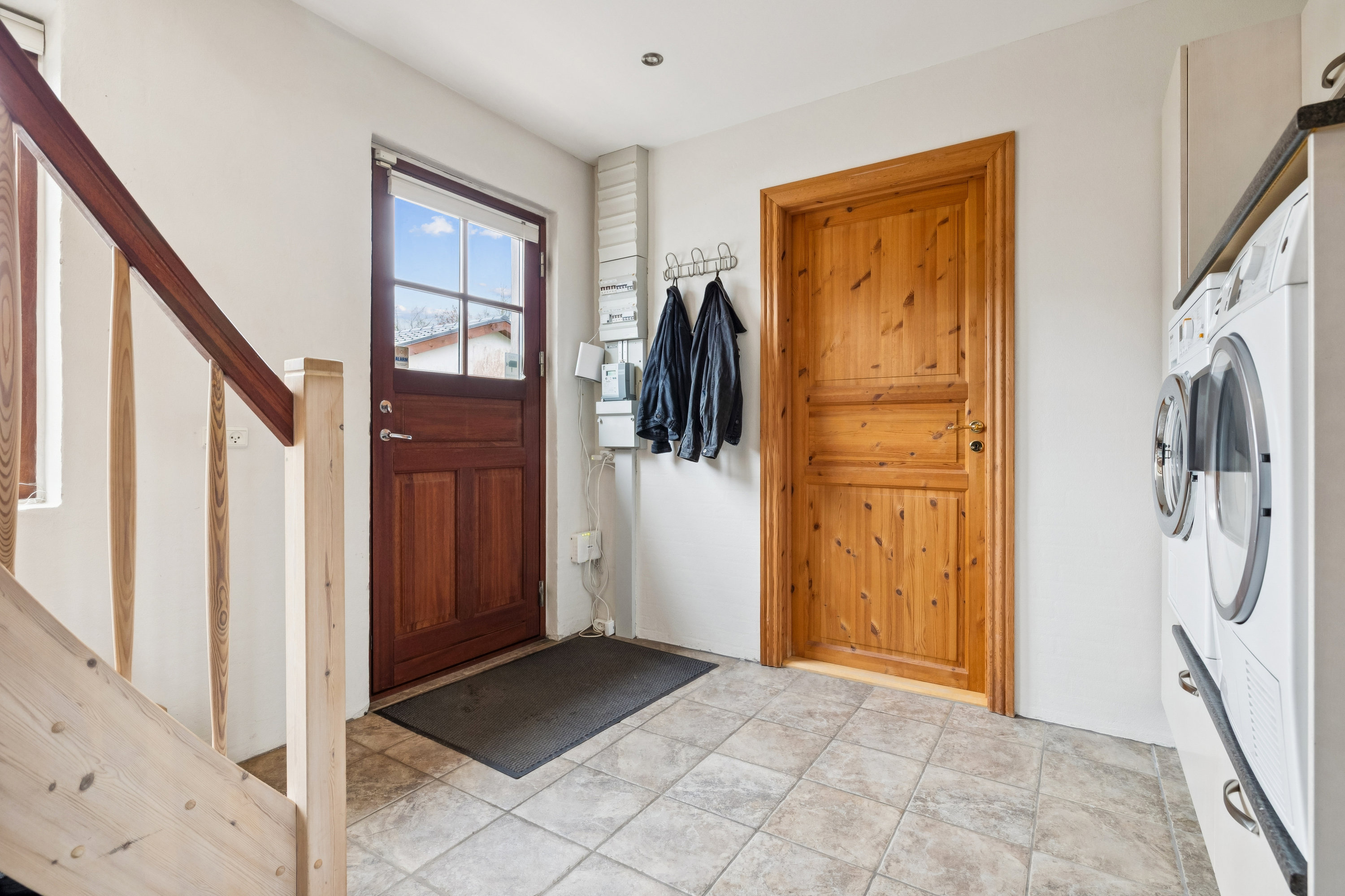 Miniaturebillede 2: entré. Billede af Mejlbyvej 121, Mejlby, 9610 Nørager