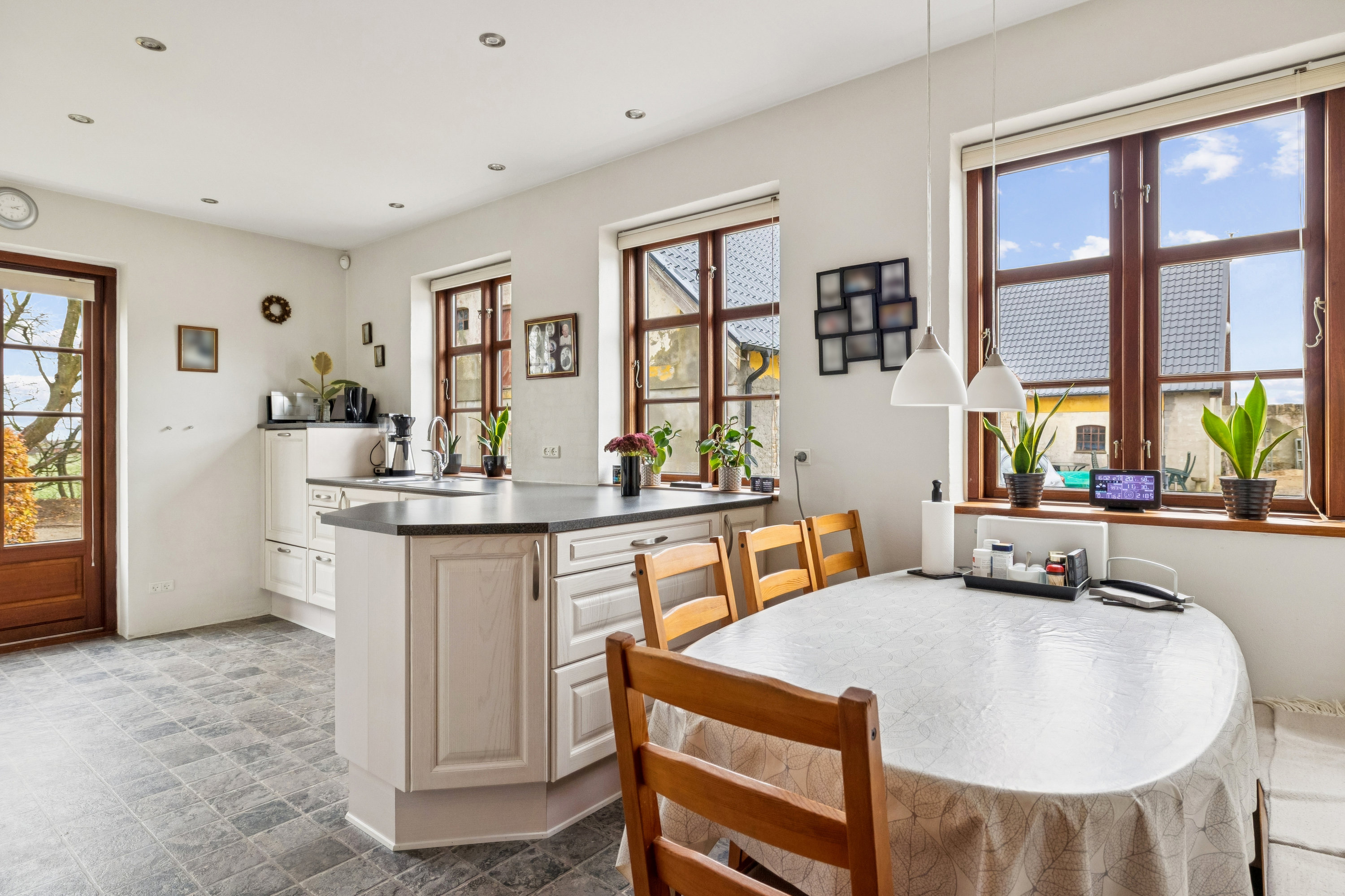 Fremhævet køkken billede i fuldskærmstilstand. Billede af Mejlbyvej 121, Mejlby, 9610 Nørager