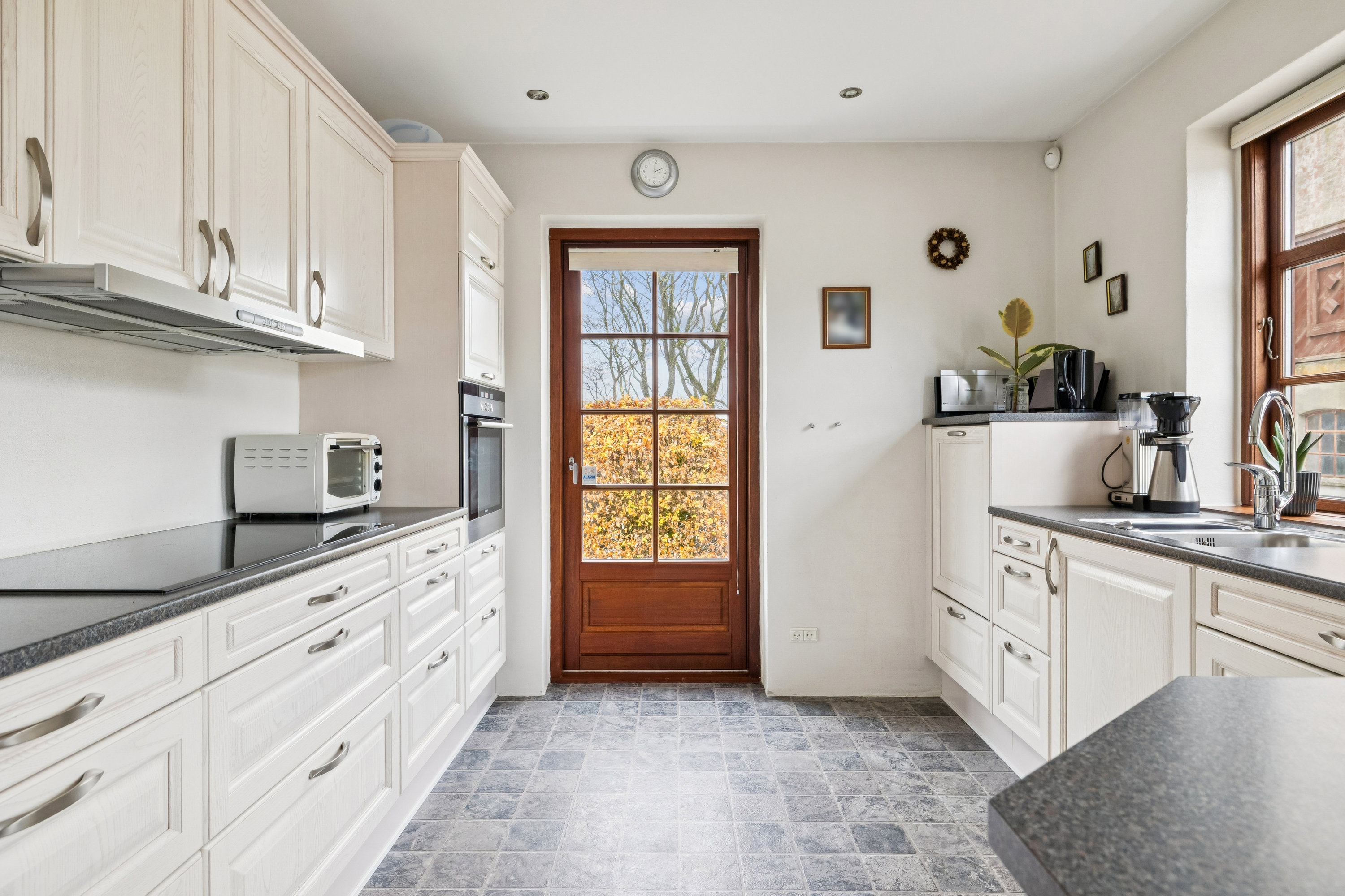 Fremhævet køkken billede i fuldskærmstilstand. Billede af Mejlbyvej 121, Mejlby, 9610 Nørager