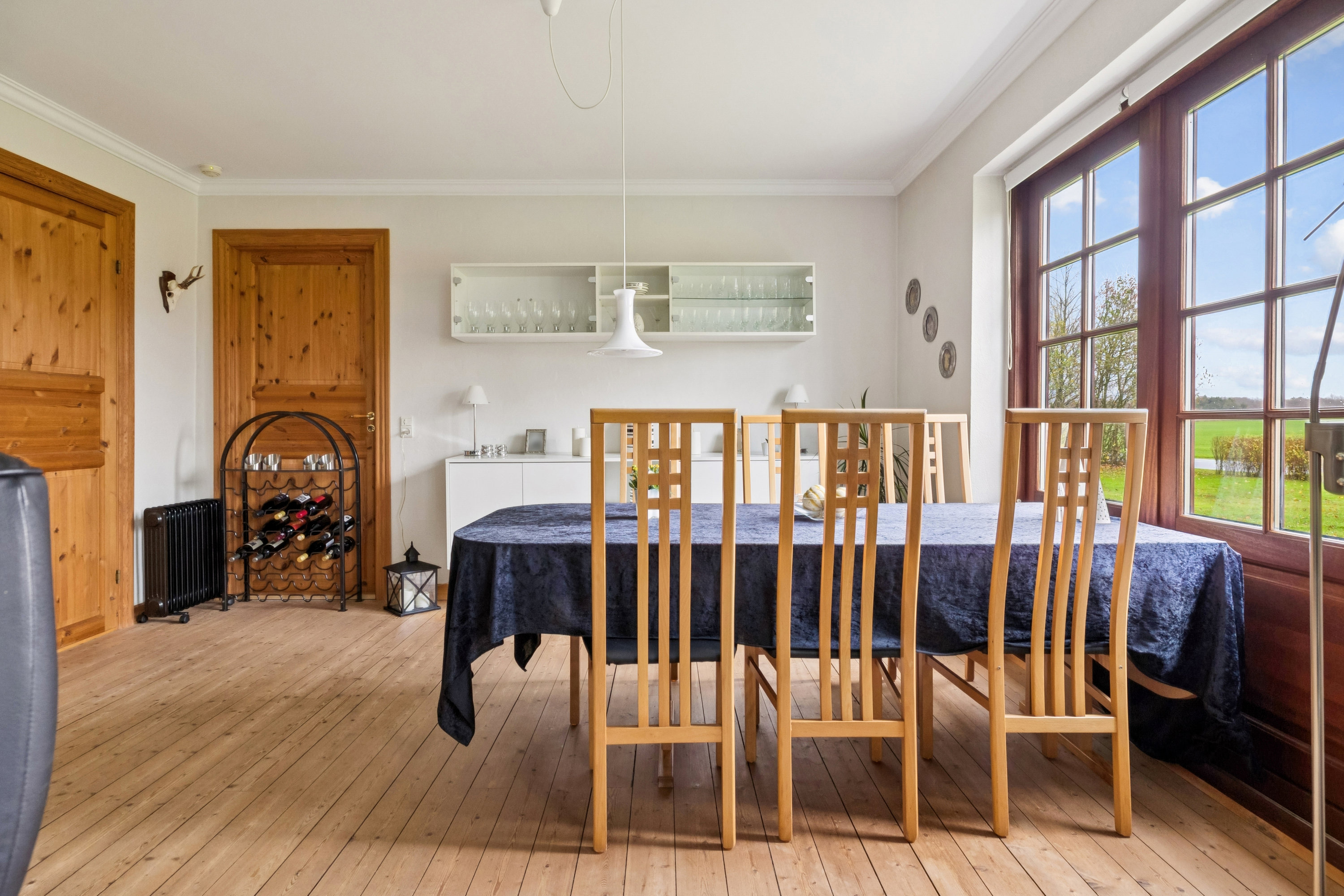 Fremhævet stue billede i fuldskærmstilstand. Billede af Mejlbyvej 121, Mejlby, 9610 Nørager