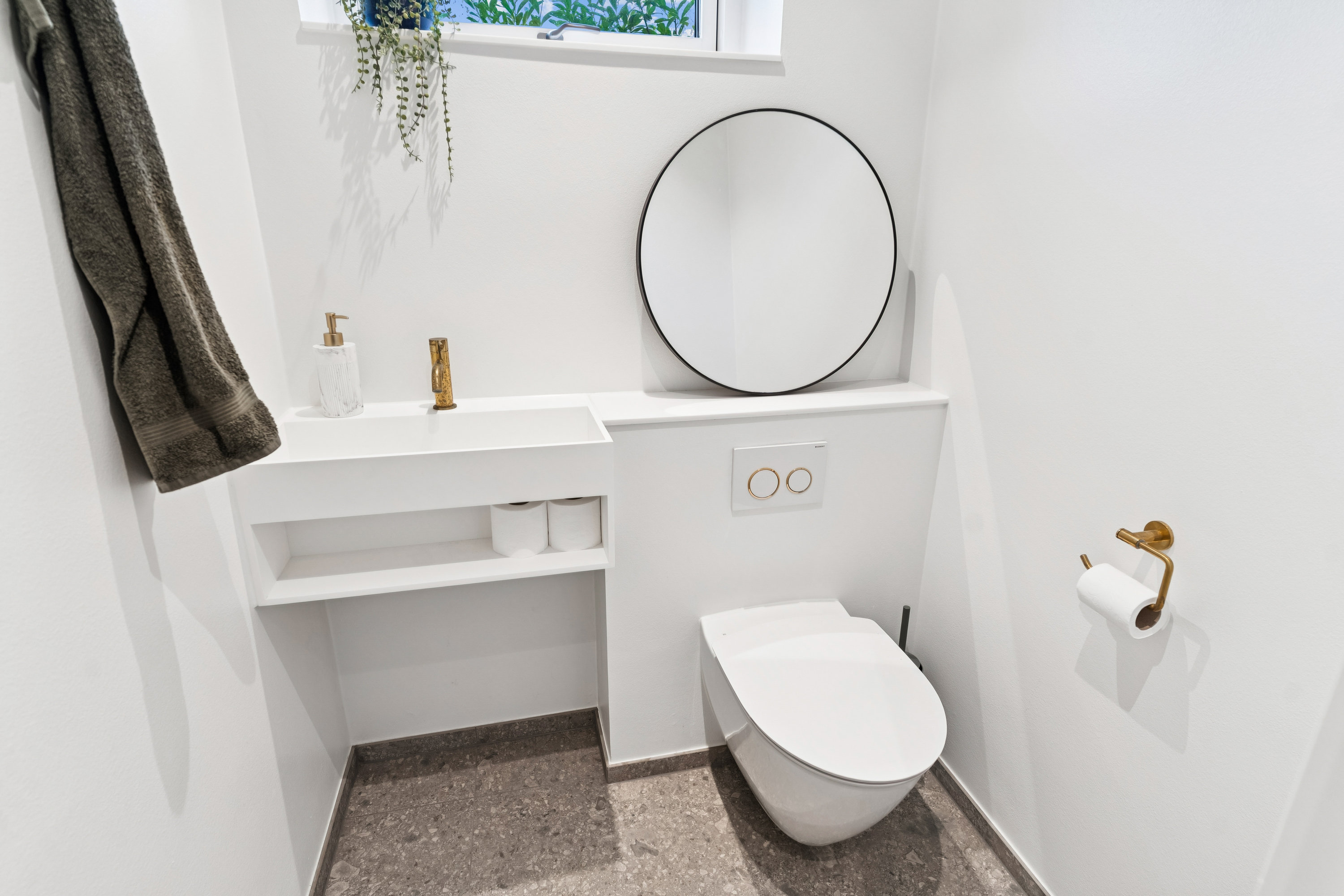 Fremhævet badeværelse billede i fuldskærmstilstand. Billede af Højgårds Alle 35, 2880 Bagsværd