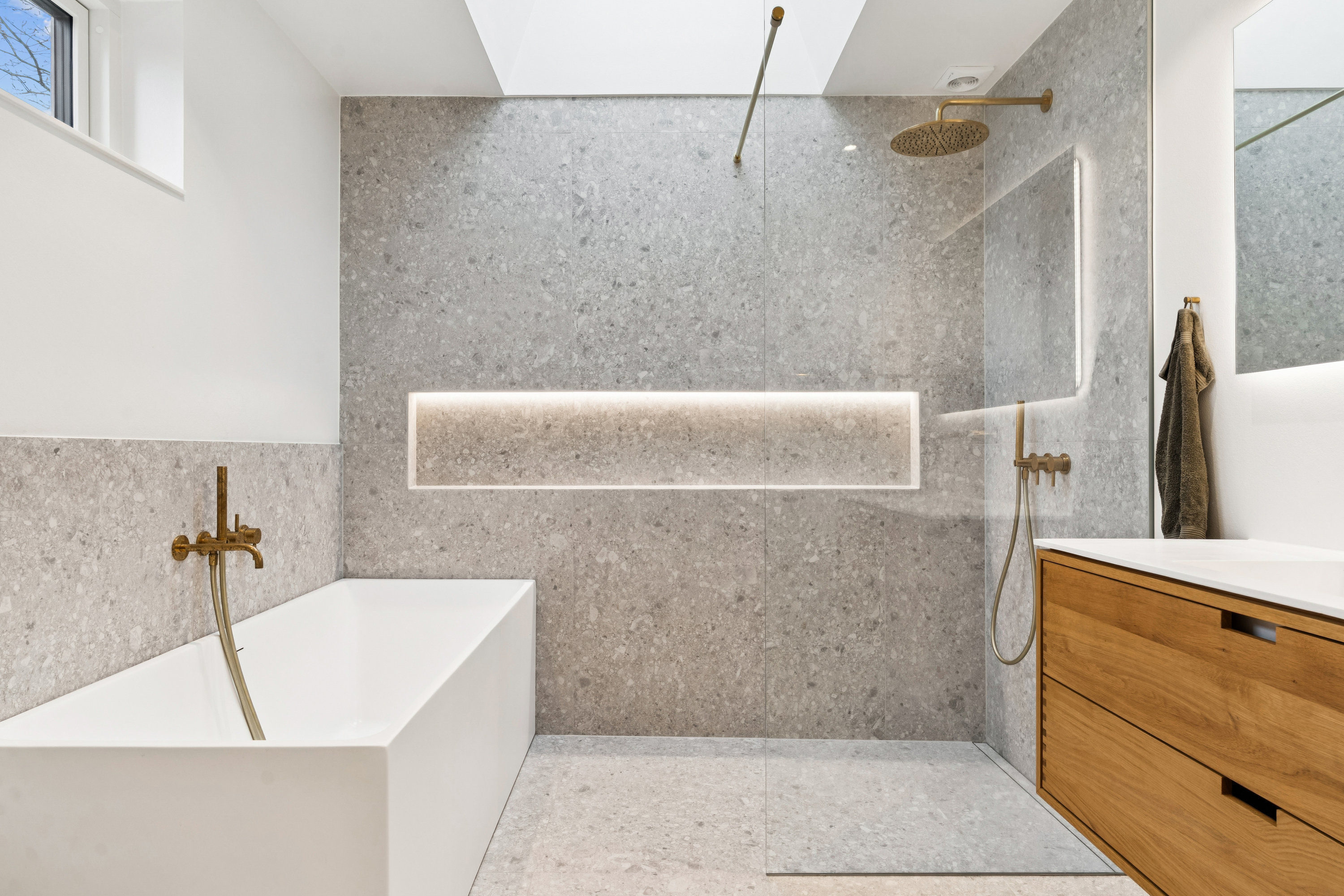 Fremhævet badeværelse billede i fuldskærmstilstand. Billede af Højgårds Alle 35, 2880 Bagsværd