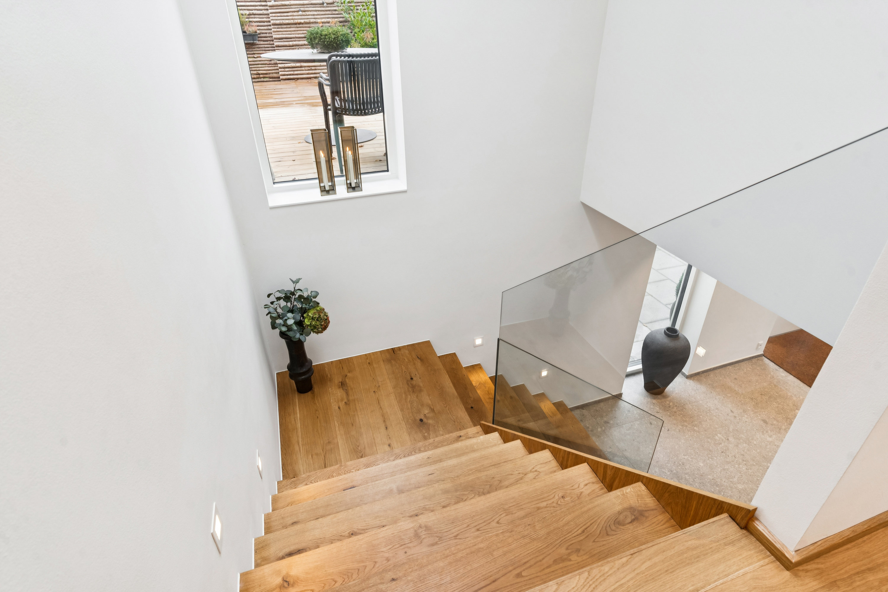 Fremhævet trappe billede i fuldskærmstilstand. Billede af Højgårds Alle 35, 2880 Bagsværd