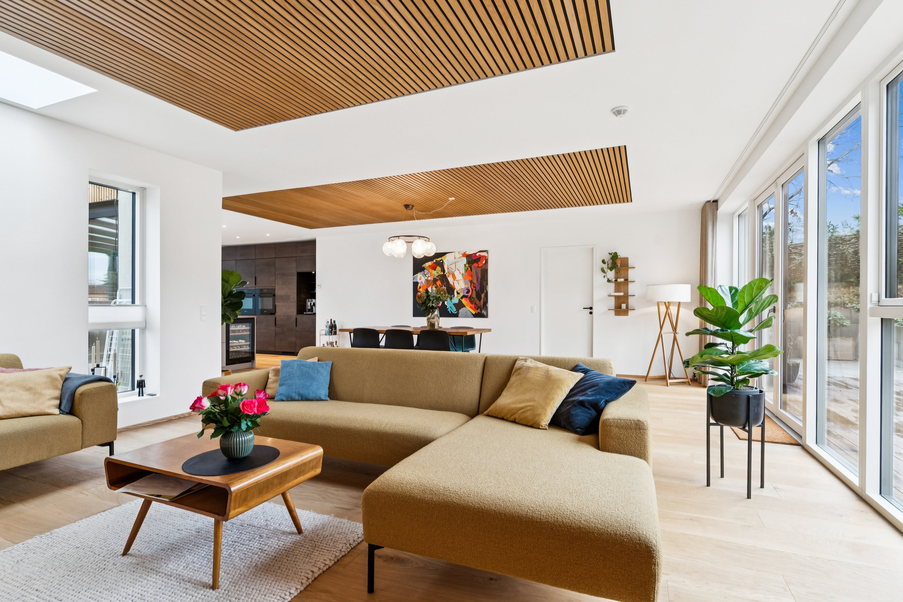 Fremhævet stue billede i fuldskærmstilstand. Billede af Højgårds Alle 35, 2880 Bagsværd