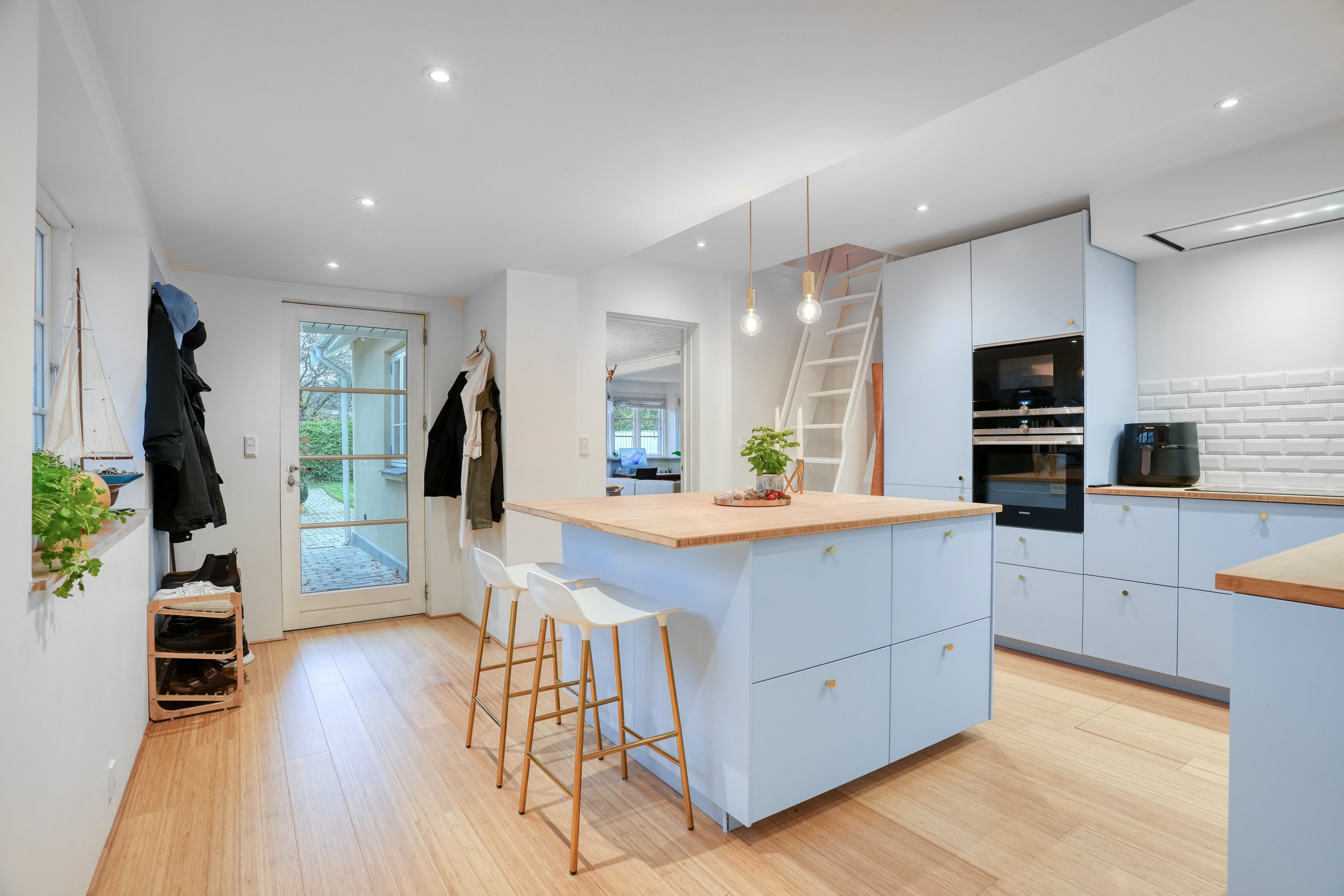 Fremhævet køkken billede i fuldskærmstilstand. Billede af Hjemmevej 5, 2870 Dyssegård