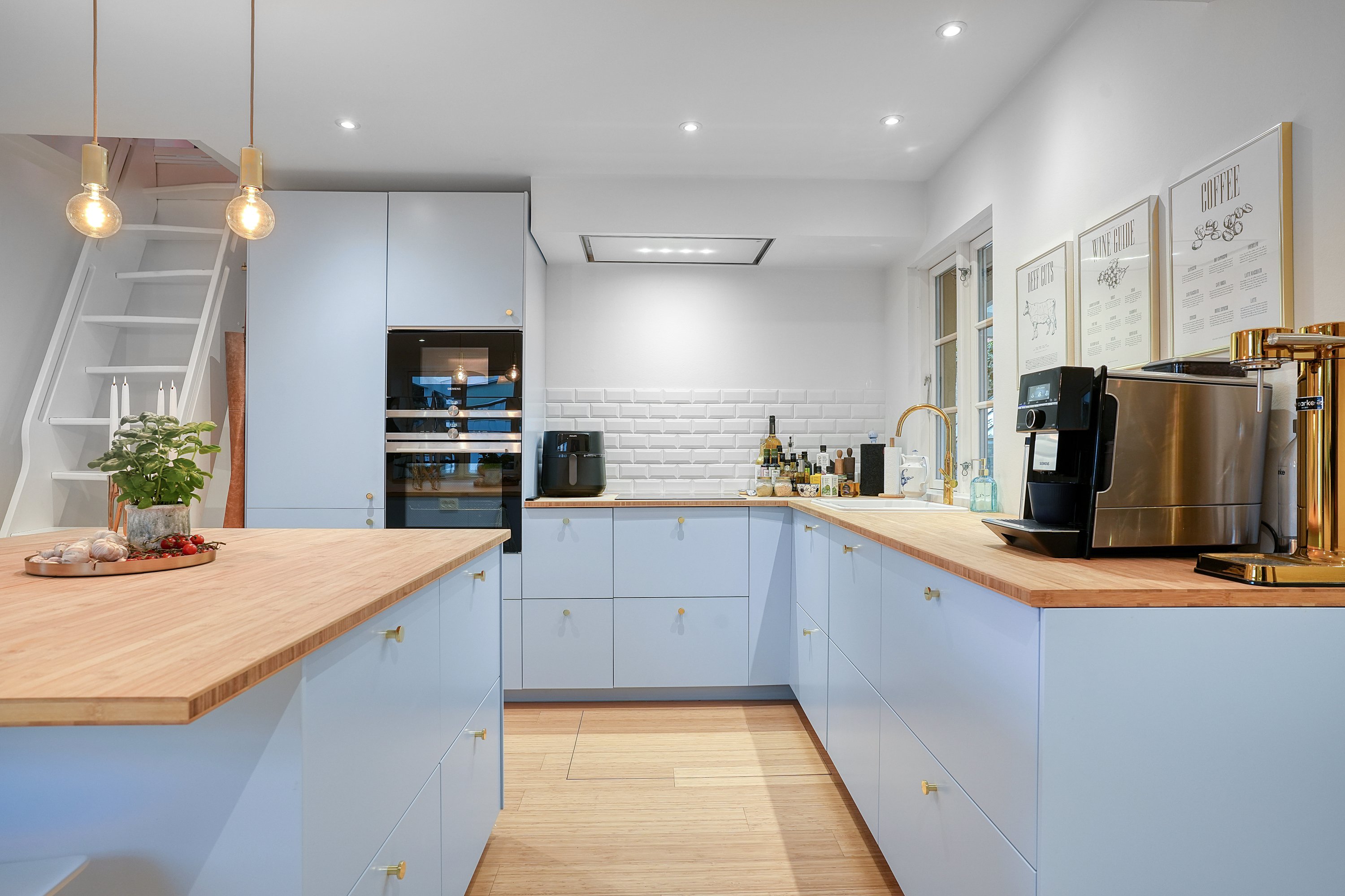 Fremhævet køkken billede i fuldskærmstilstand. Billede af Hjemmevej 5, 2870 Dyssegård