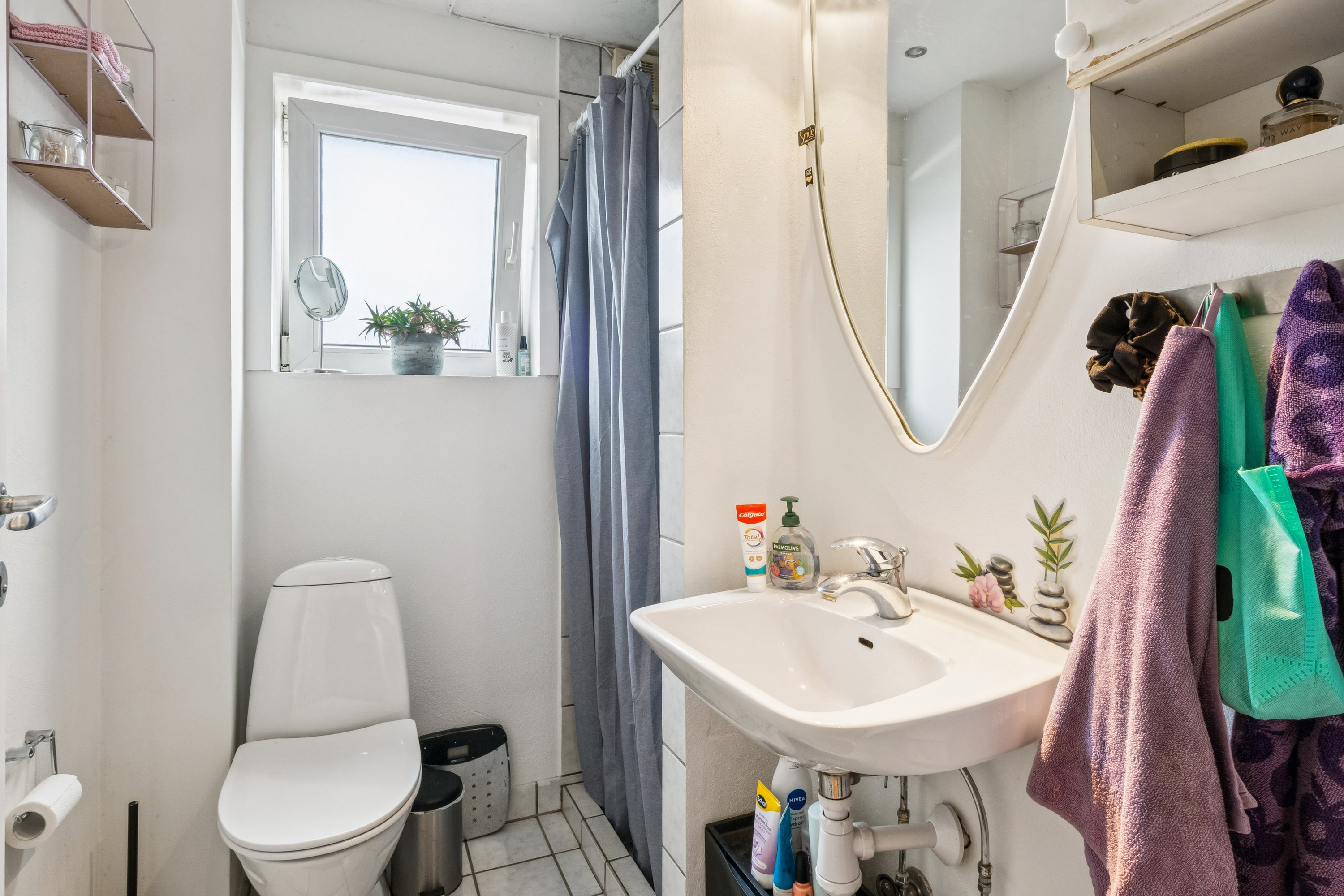 Fremhævet badeværelse billede i fuldskærmstilstand. Billede af Vestervang 33, 7800 Skive