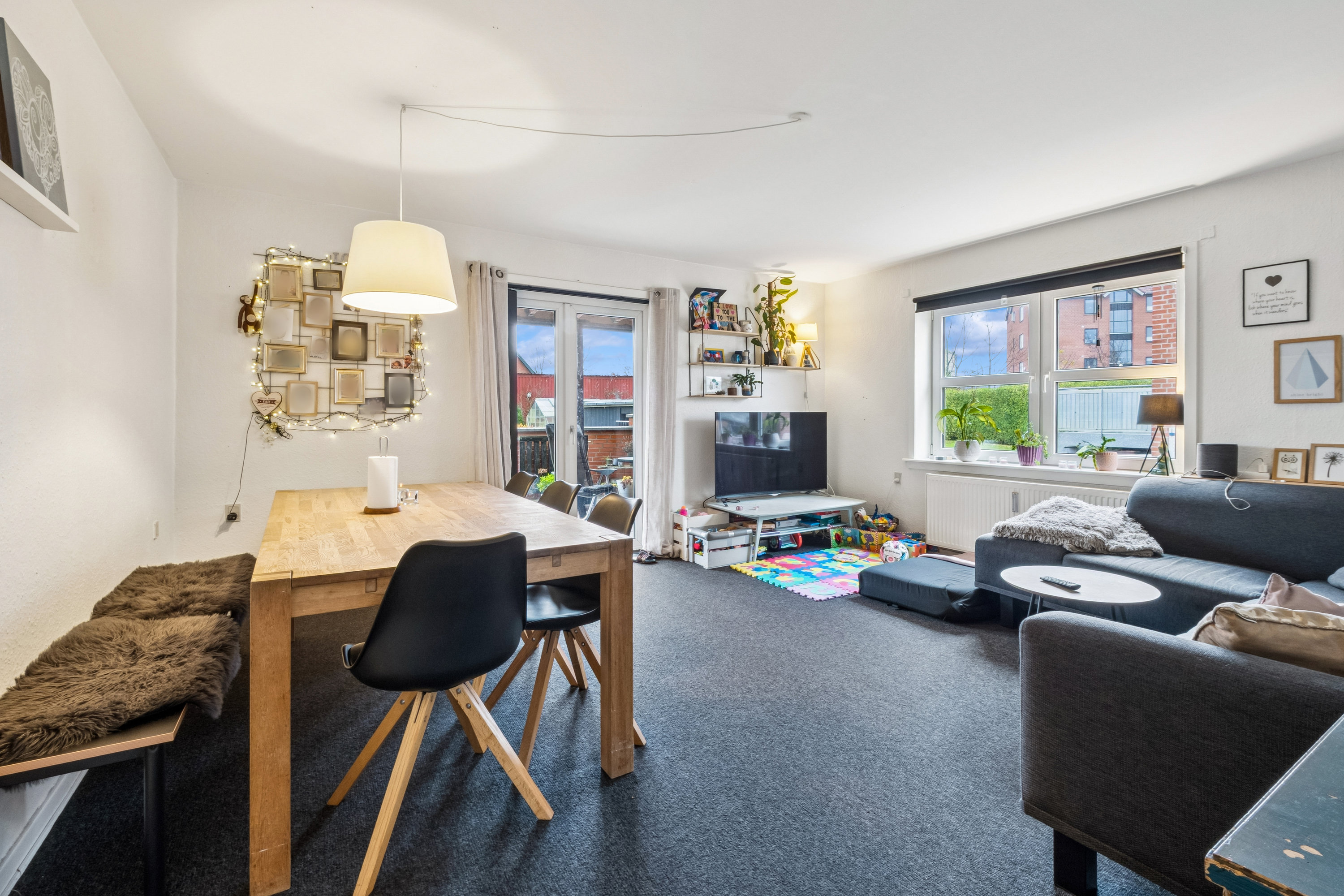 Fremhævet stue billede i fuldskærmstilstand. Billede af Vestervang 33, 7800 Skive