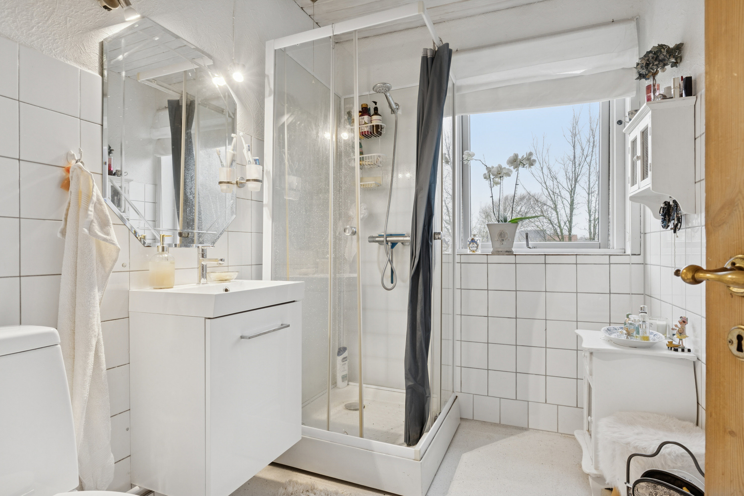 Fremhævet badeværelse billede i fuldskærmstilstand. Billede af Frilandsvej 21, 1., 9800 Hjørring