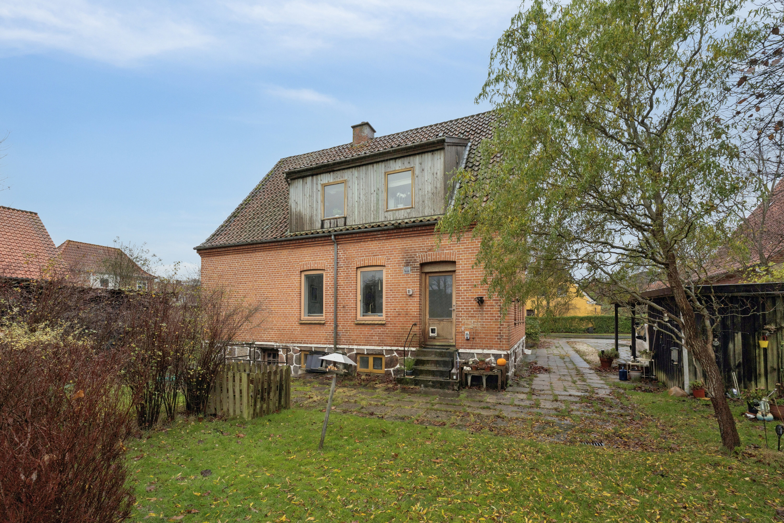 Fremhævet set fra haven billede i fuldskærmstilstand. Billede af Frilandsvej 21, 1., 9800 Hjørring