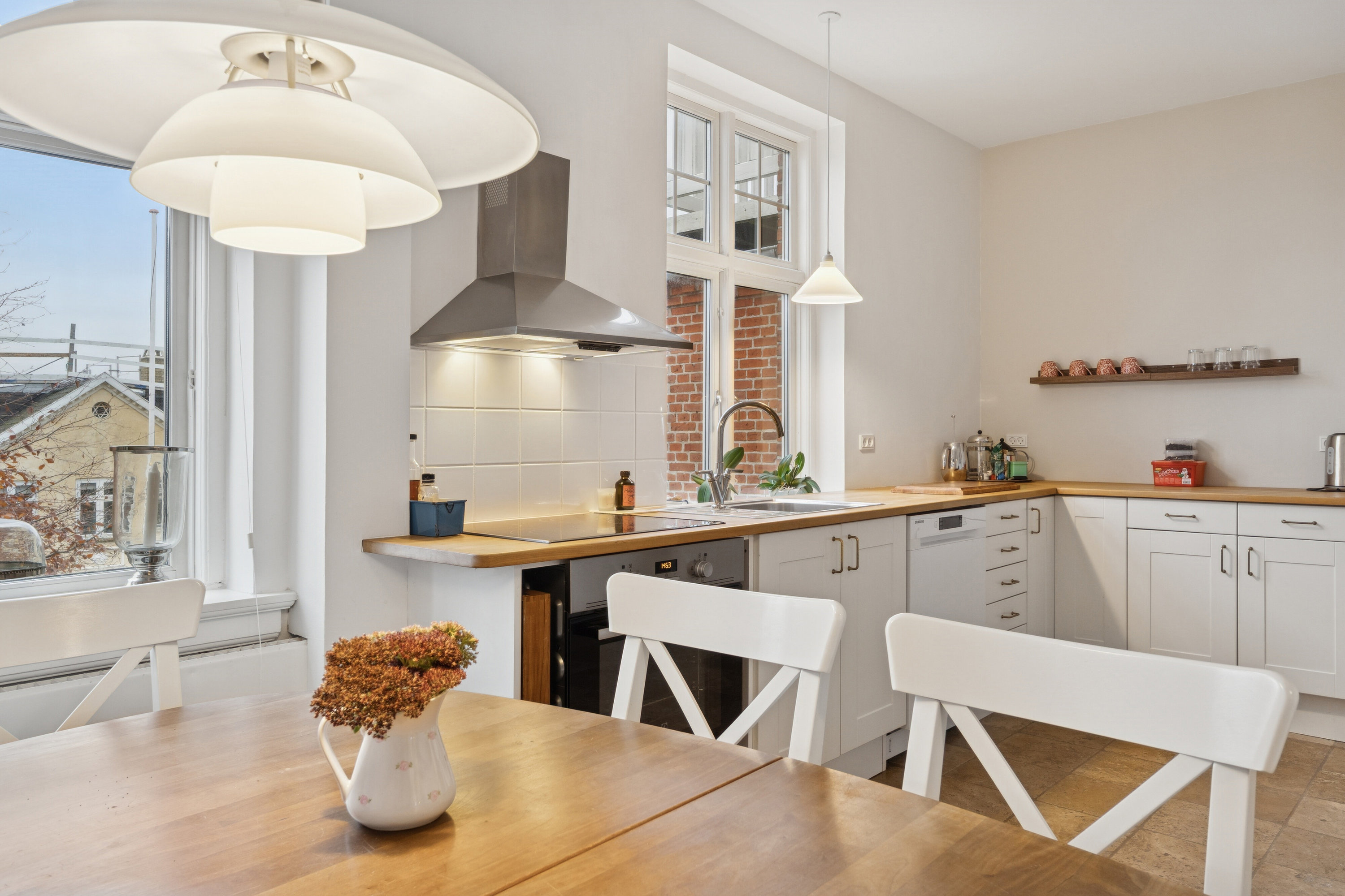 Fremhævet køkken 1. sal  billede i fuldskærmstilstand. Billede af Nordre Strandvej 322A, 3100 Hornbæk