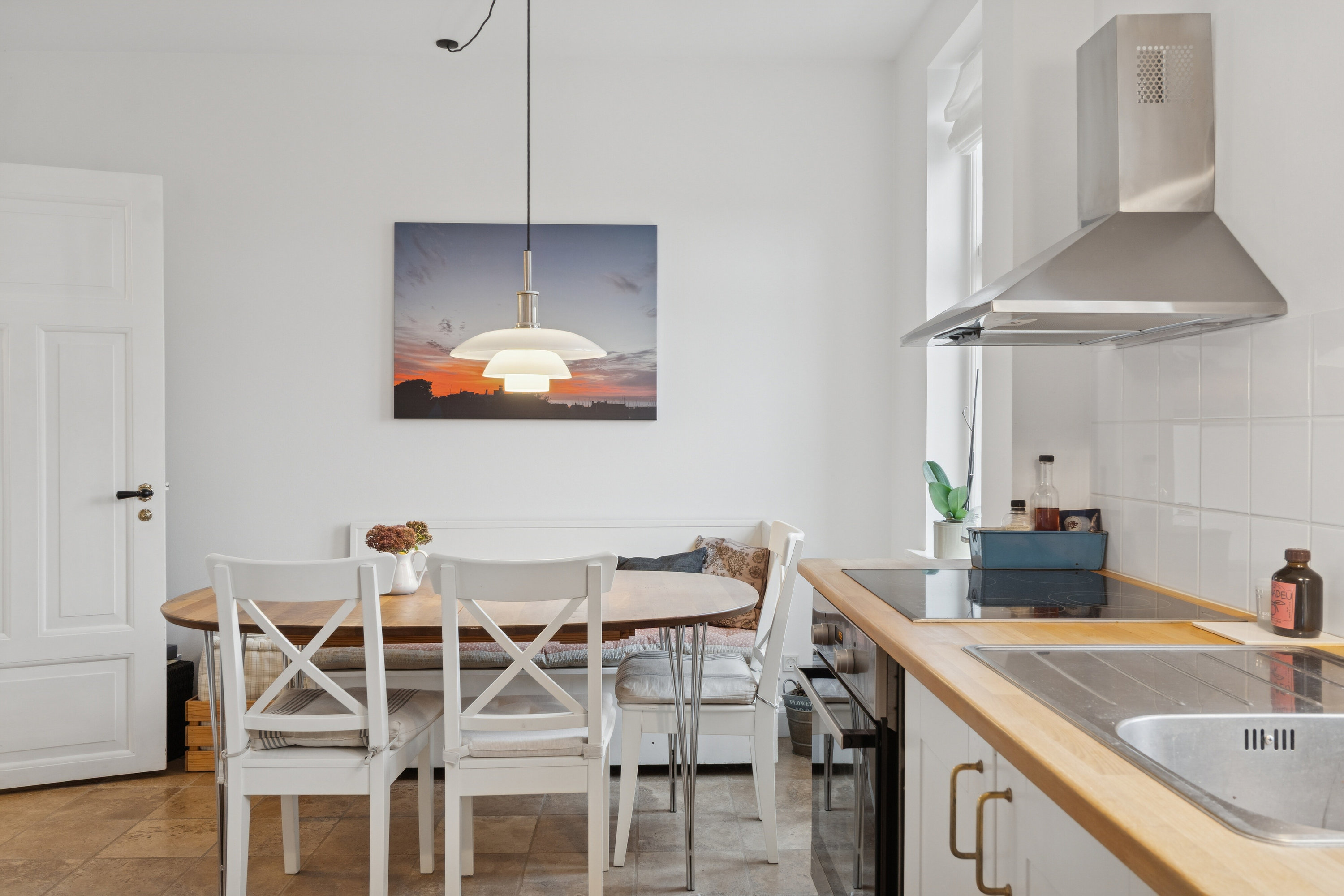 Fremhævet køkken 1. sal  billede i fuldskærmstilstand. Billede af Nordre Strandvej 322A, 3100 Hornbæk