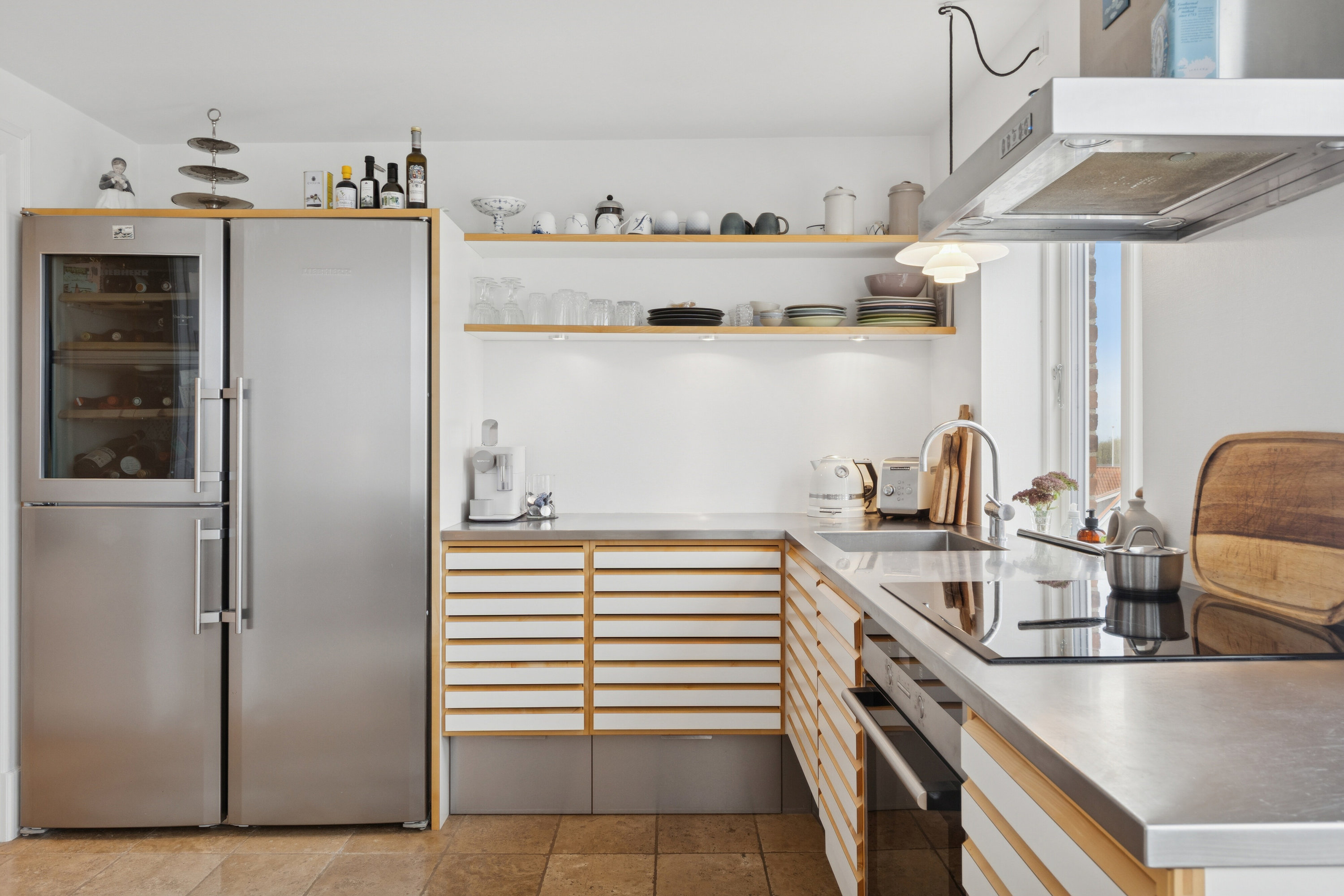 Fremhævet køkken 2. sal  billede i fuldskærmstilstand. Billede af Nordre Strandvej 322A, 3100 Hornbæk