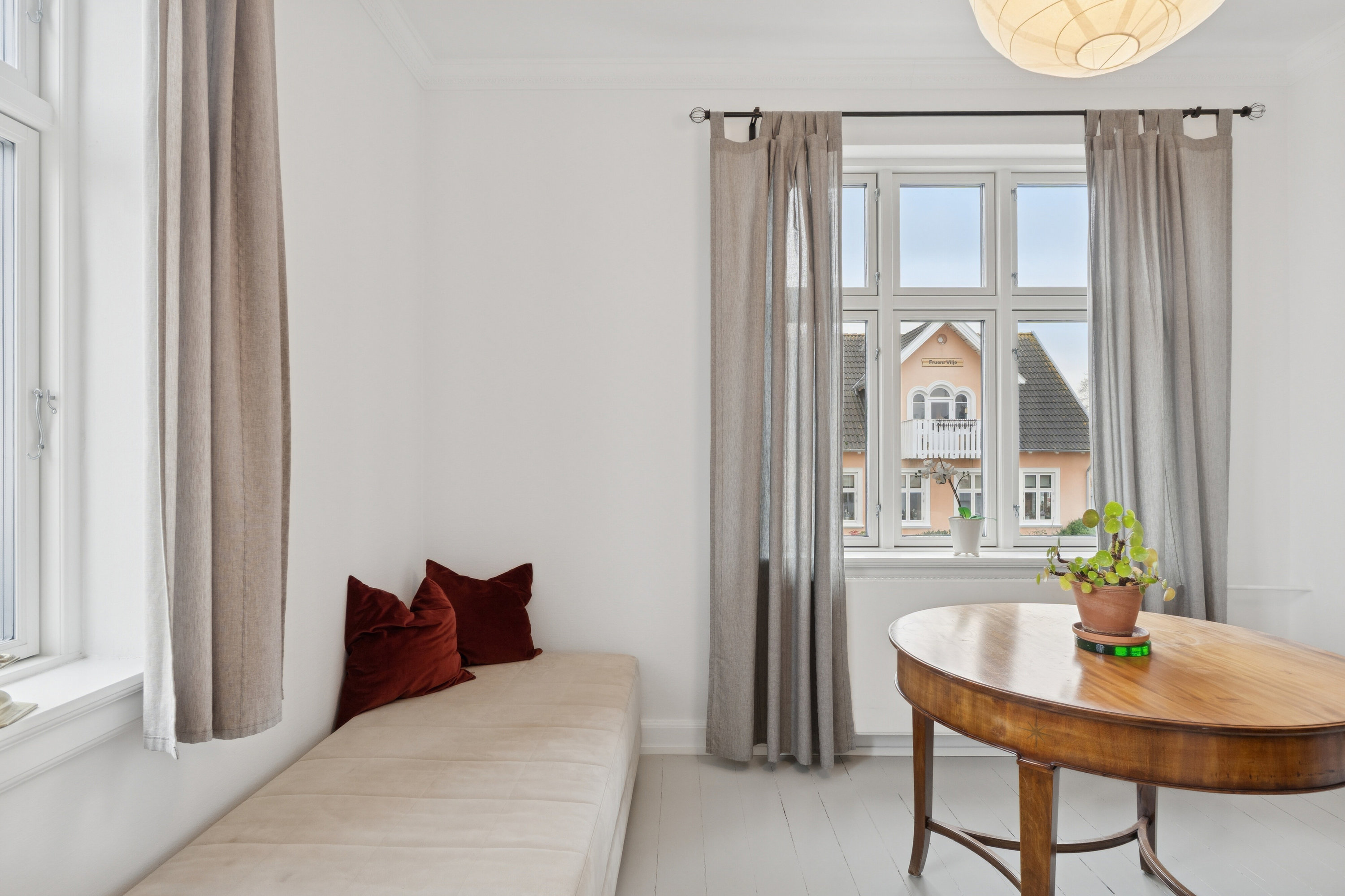 Fremhævet værelse 1. sal  billede i fuldskærmstilstand. Billede af Nordre Strandvej 322A, 3100 Hornbæk