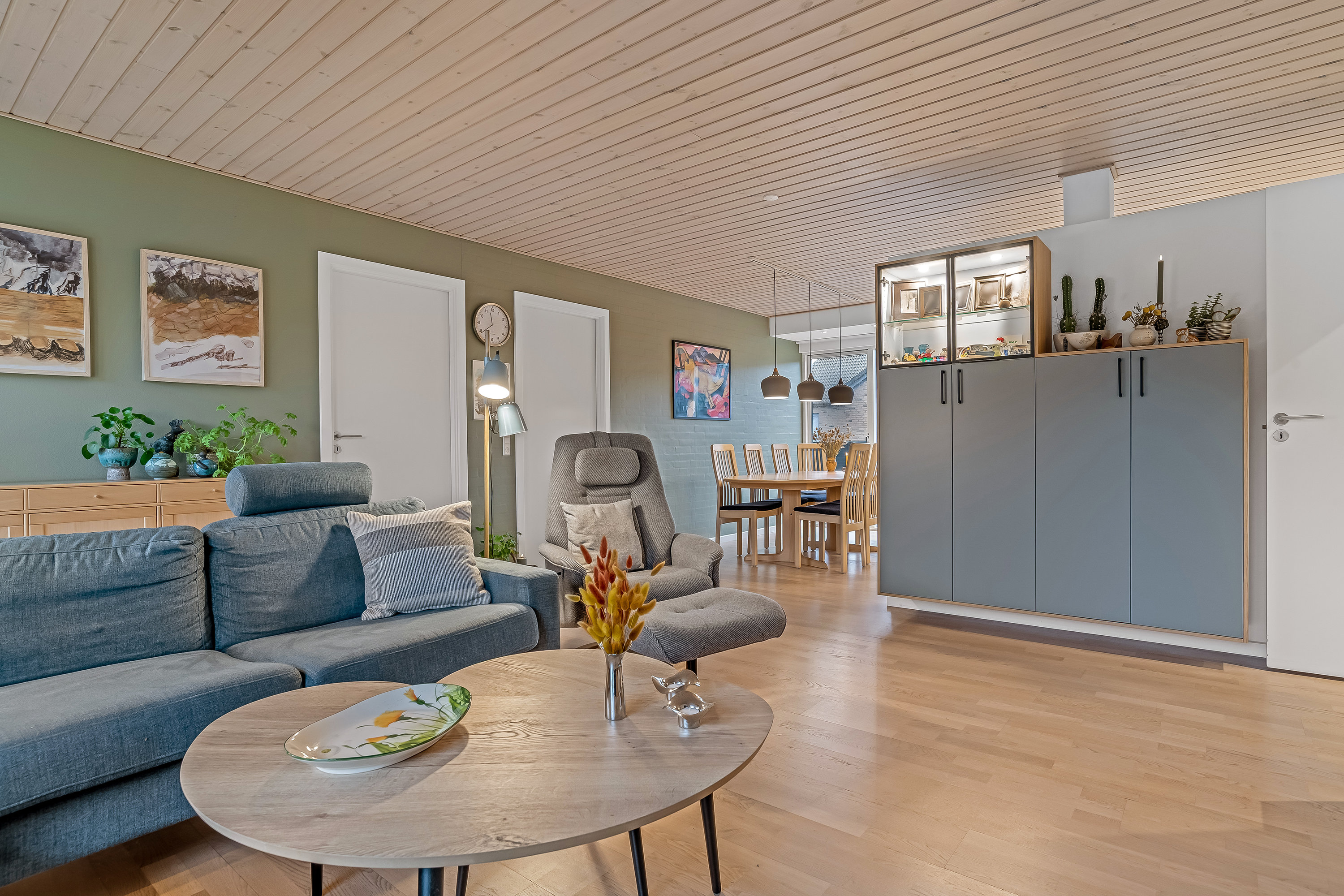 Fremhævet stue billede i fuldskærmstilstand. Billede af Krattet 24, 7500 Holstebro