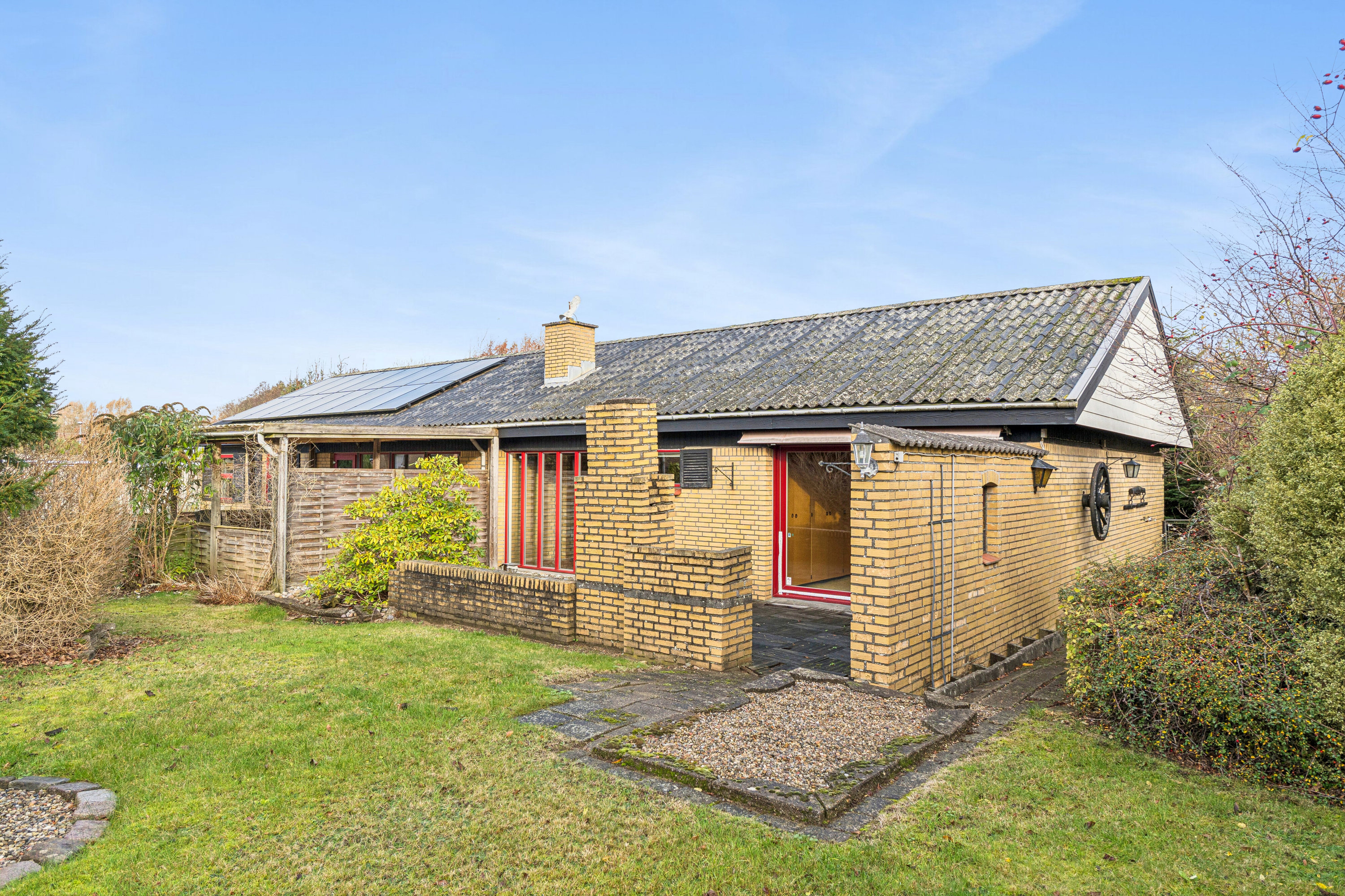 Fremhævet set fra haven billede i fuldskærmstilstand. Billede af Hækkehusvej 16, Bellinge, 5250 Odense SV