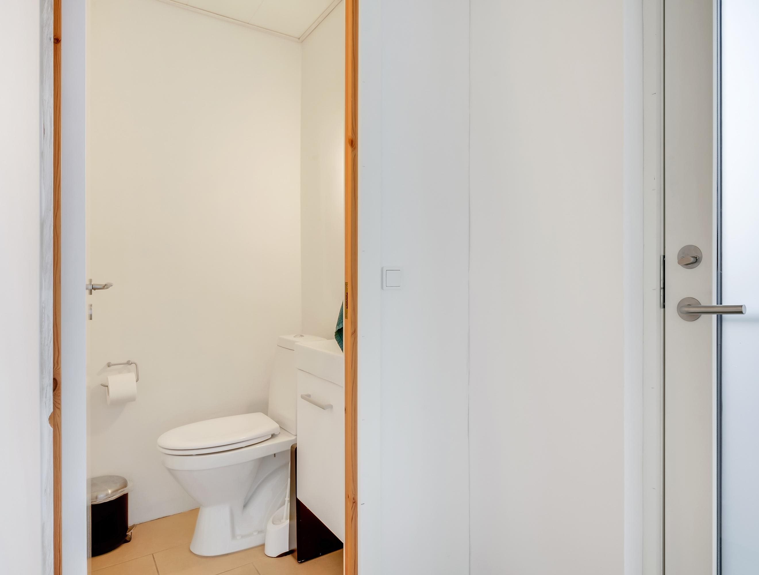 Fremhævet badeværelse billede i fuldskærmstilstand. Billede af Kirkestien 5, Sengeløse, 2630 Taastrup