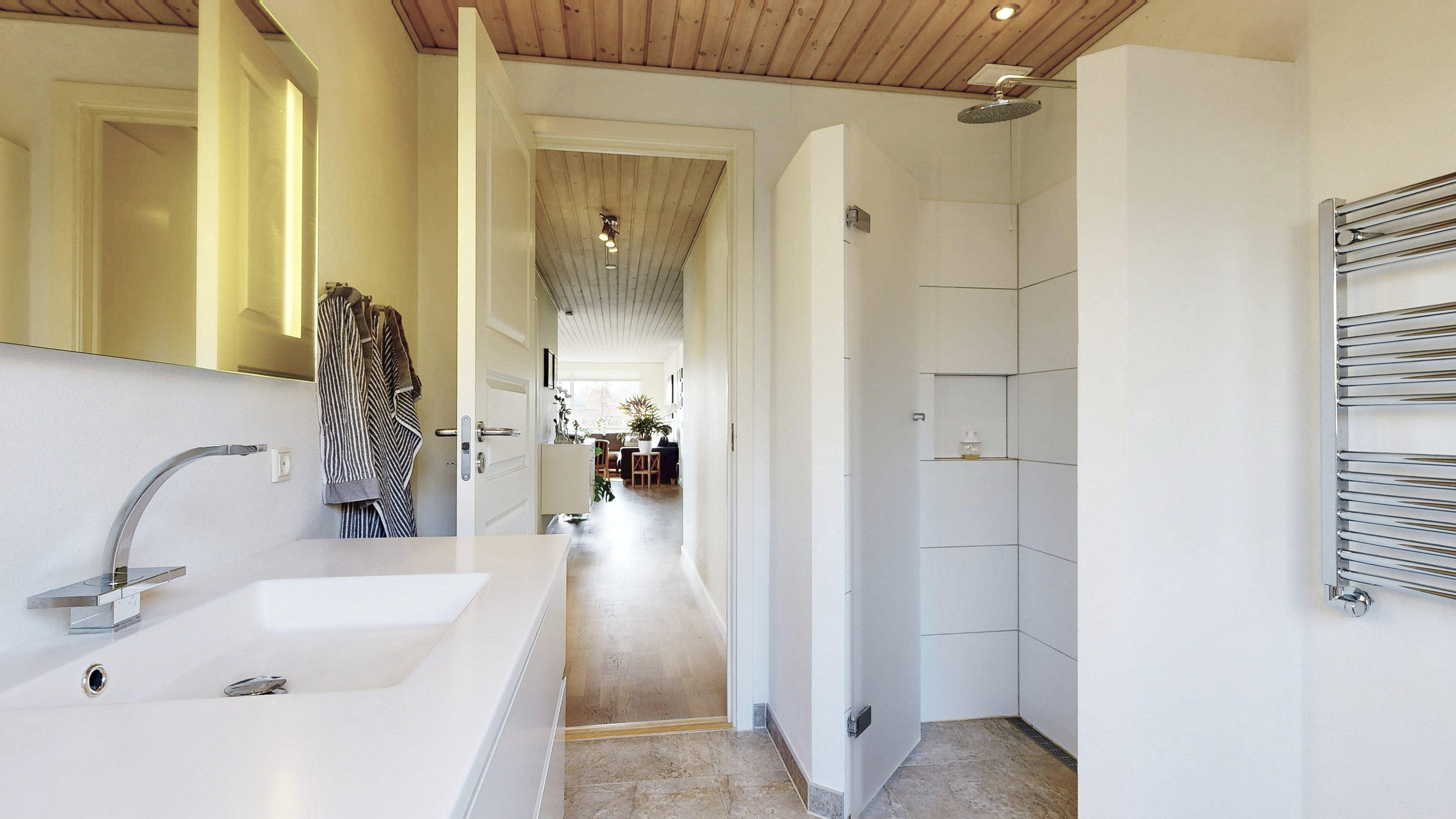 Fremhævet badeværelse billede i fuldskærmstilstand. Billede af Højmarkstoften 49, 8600 Silkeborg