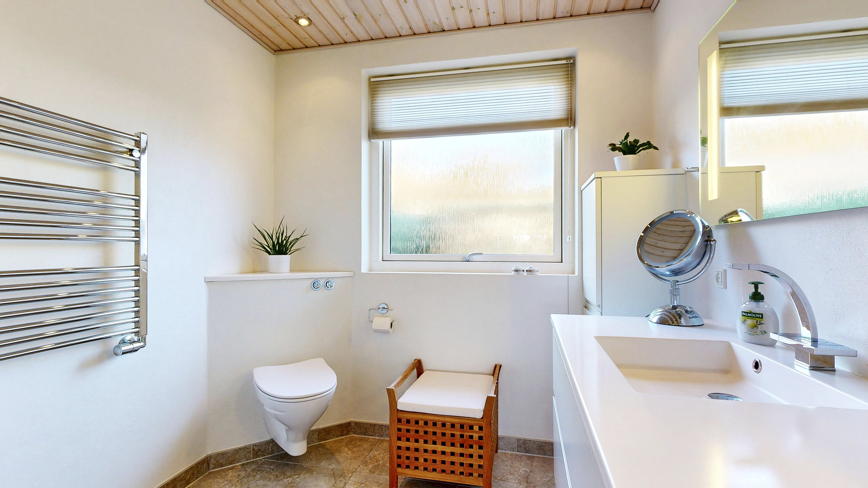 Fremhævet badeværelse billede i fuldskærmstilstand. Billede af Højmarkstoften 49, 8600 Silkeborg