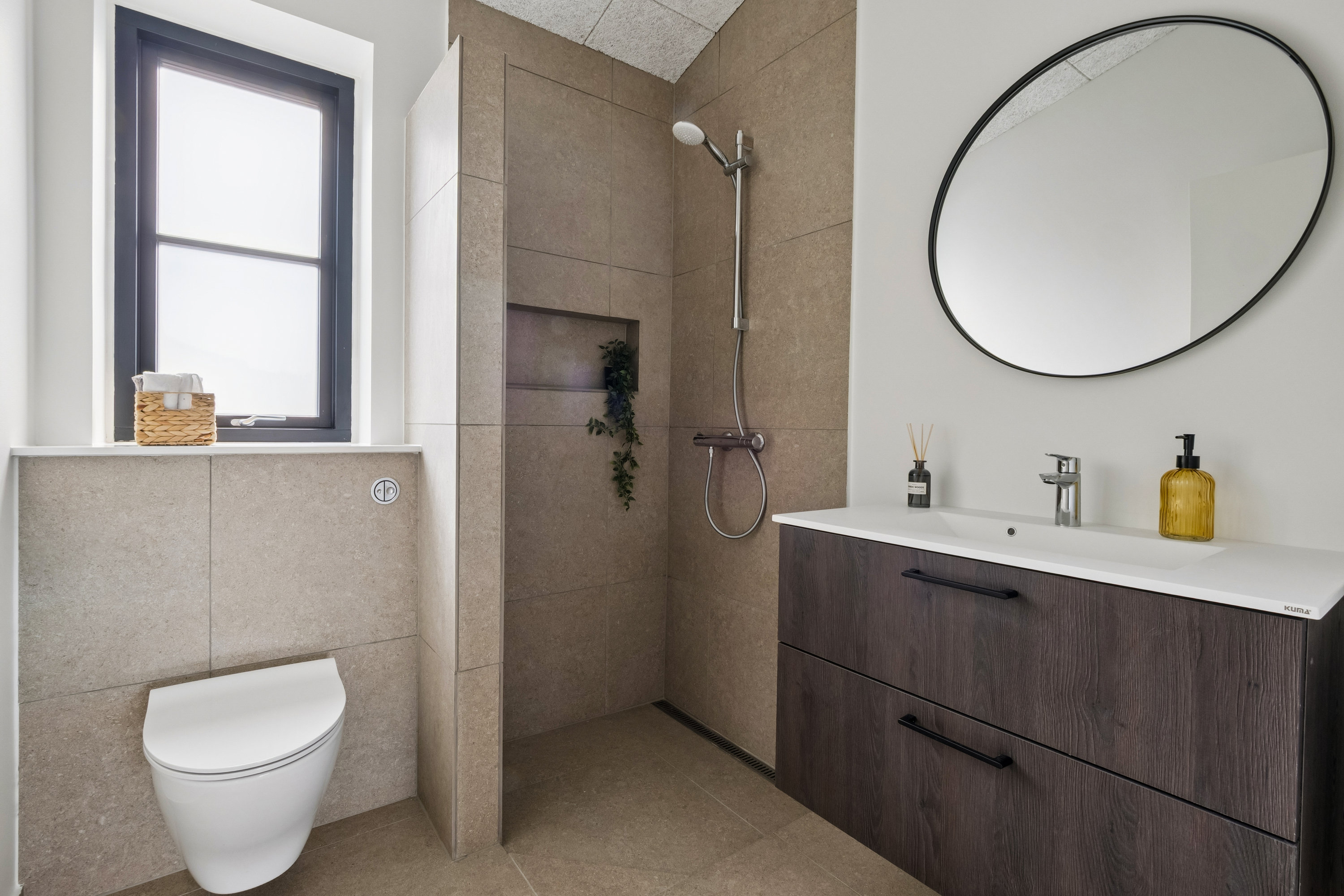 Fremhævet badeværelse billede i fuldskærmstilstand. Billede af Resenvej 1, 7800 Skive