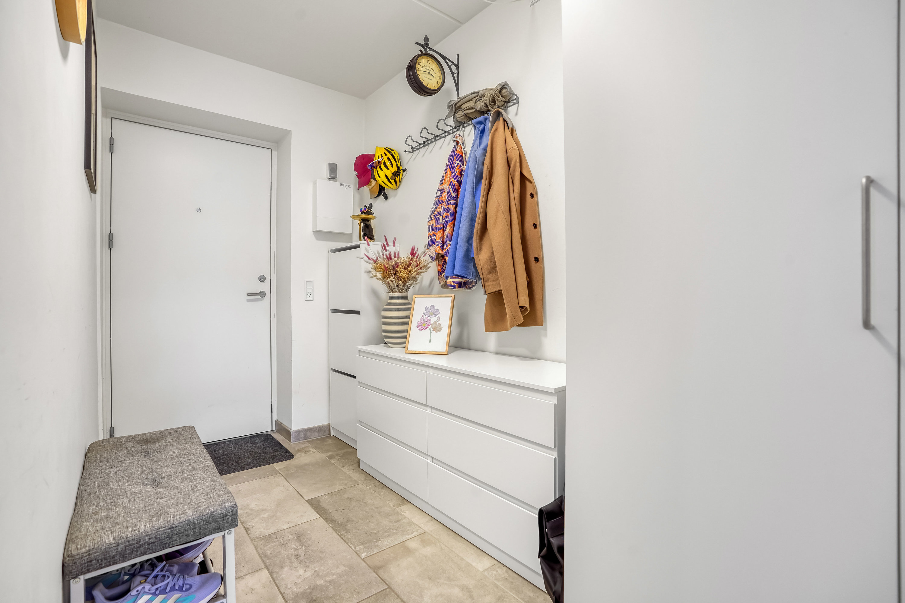 Fremhævet entré billede i fuldskærmstilstand. Billede af Hibiscusvej 82, 5200 Odense V