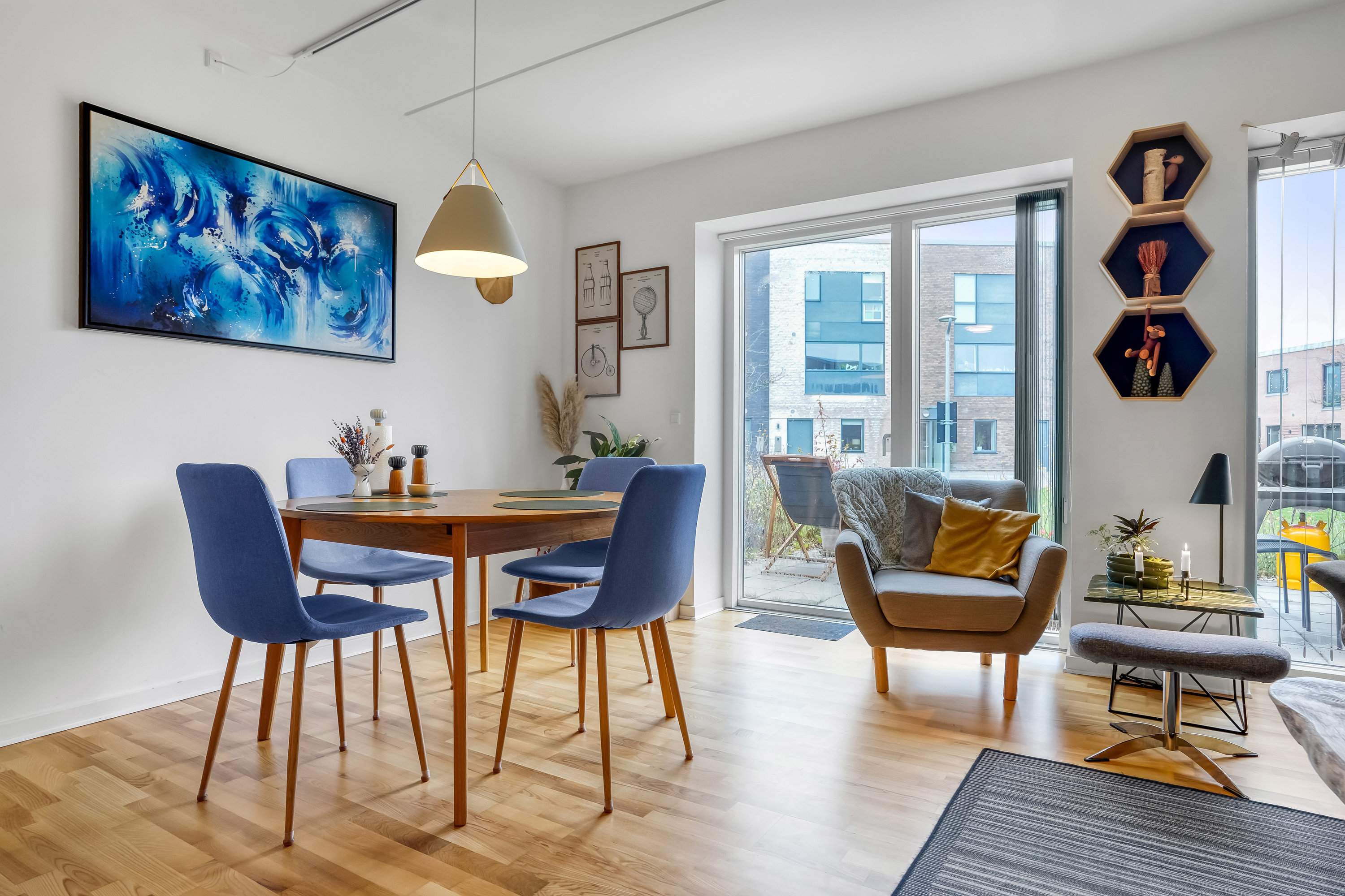 Fremhævet stue billede i fuldskærmstilstand. Billede af Hibiscusvej 82, 5200 Odense V