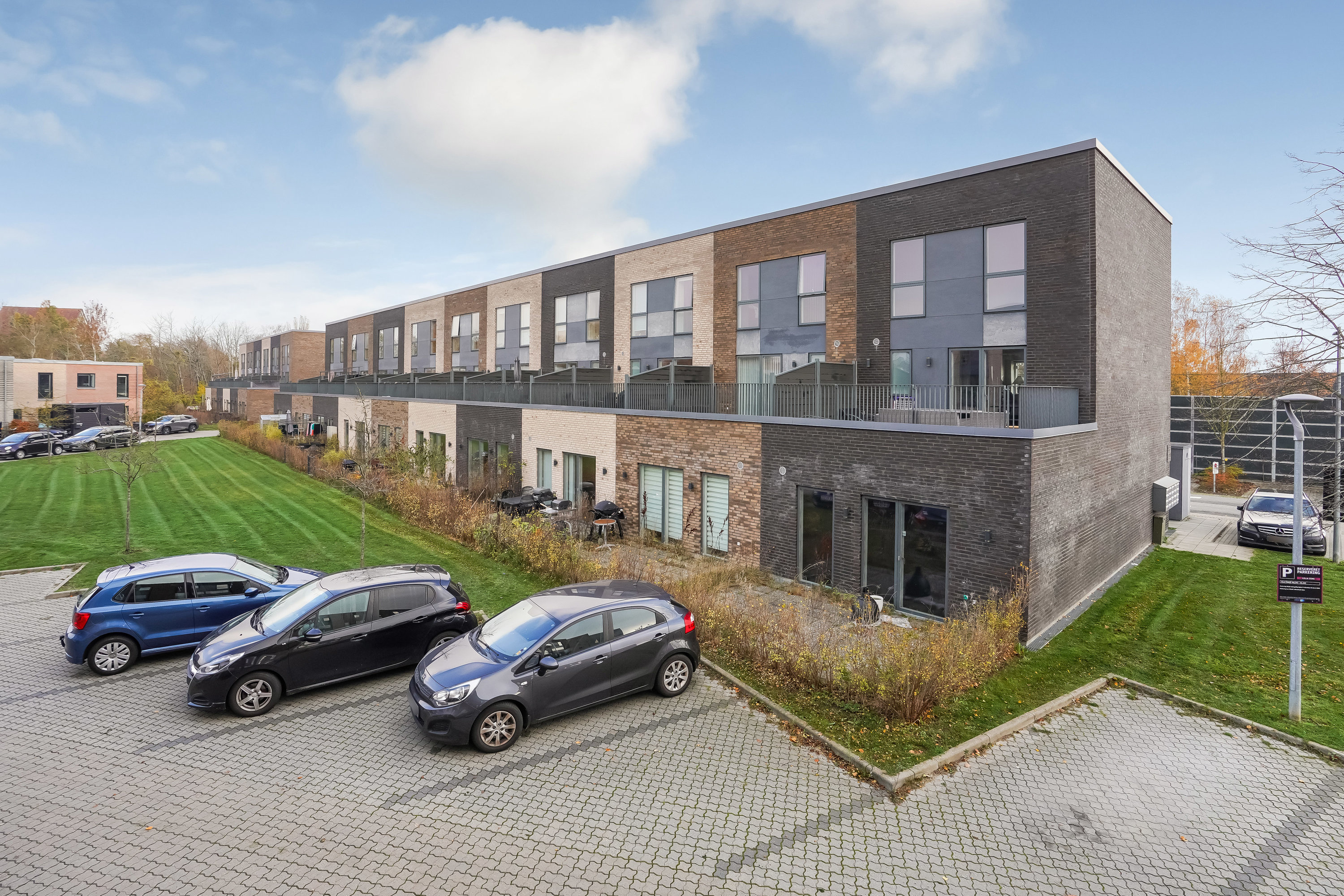 Fremhævet ejendommen billede i fuldskærmstilstand. Billede af Hibiscusvej 82, 5200 Odense V