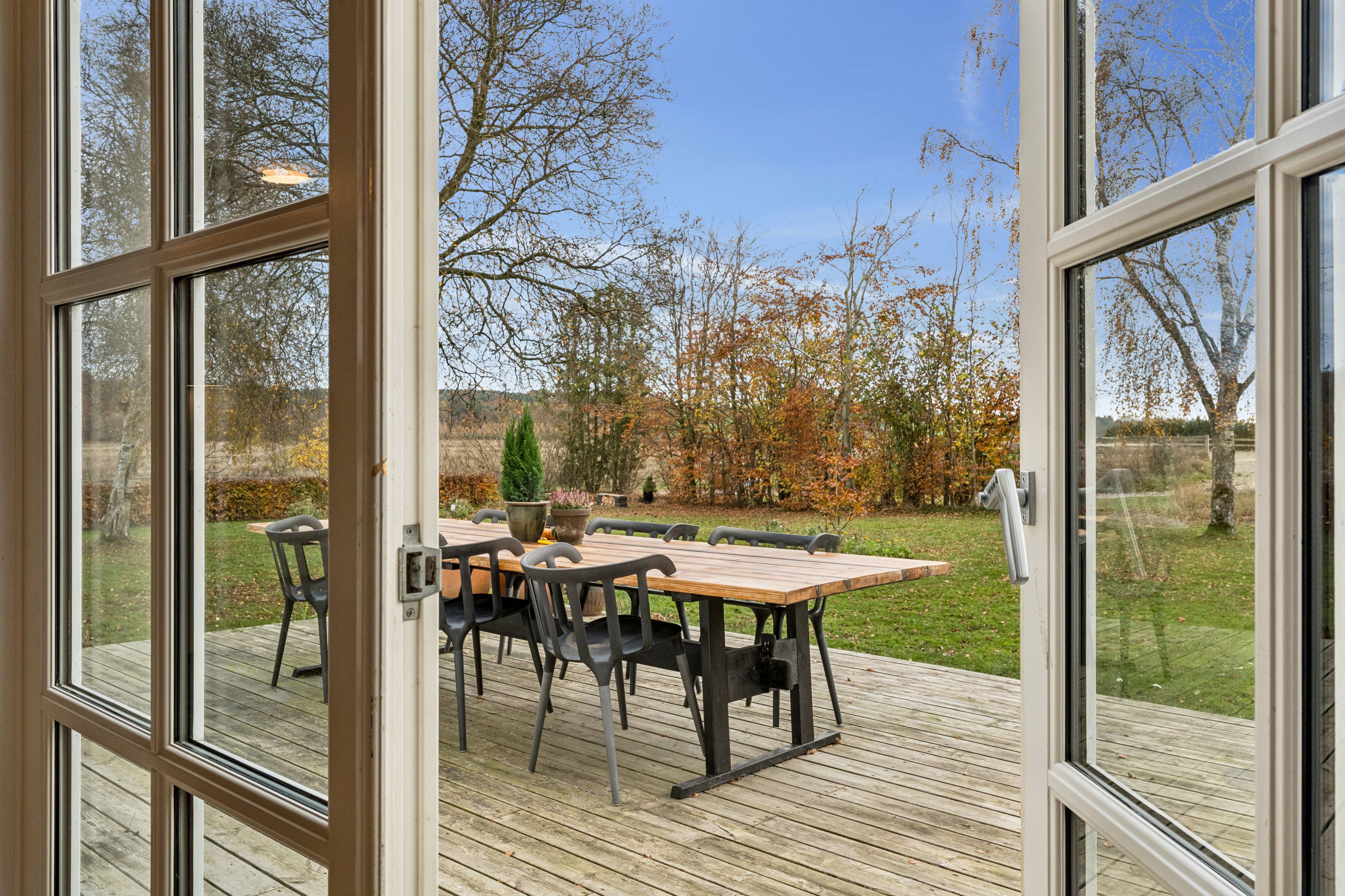 Fremhævet terrasse billede i fuldskærmstilstand. Billede af Vårvej 16, Farstrup, 9240 Nibe