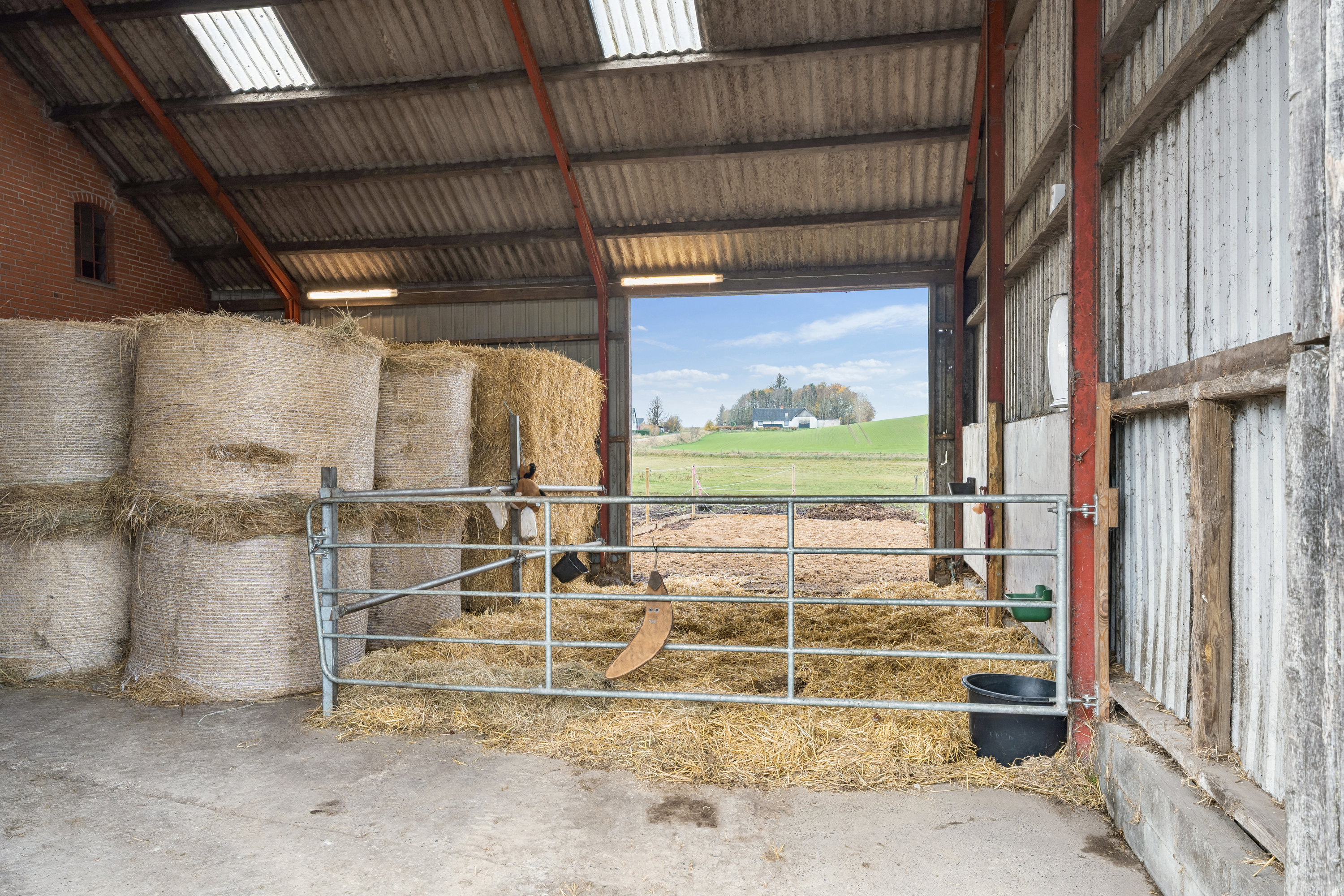 Fremhævet stald billede i fuldskærmstilstand. Billede af Vårvej 16, Farstrup, 9240 Nibe
