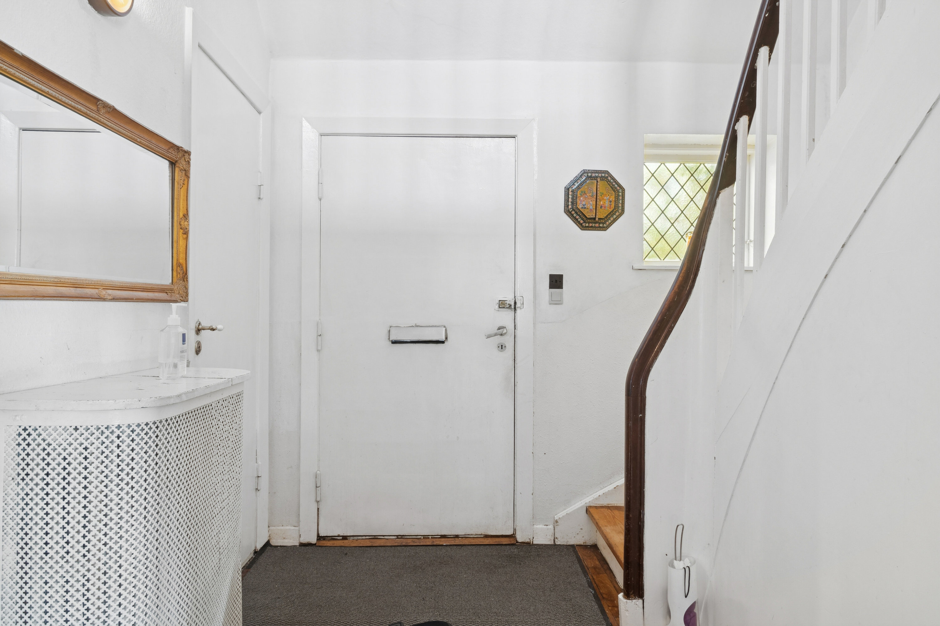 Fremhævet entré billede i fuldskærmstilstand. Billede af Valbyvej 11, 8000 Aarhus C