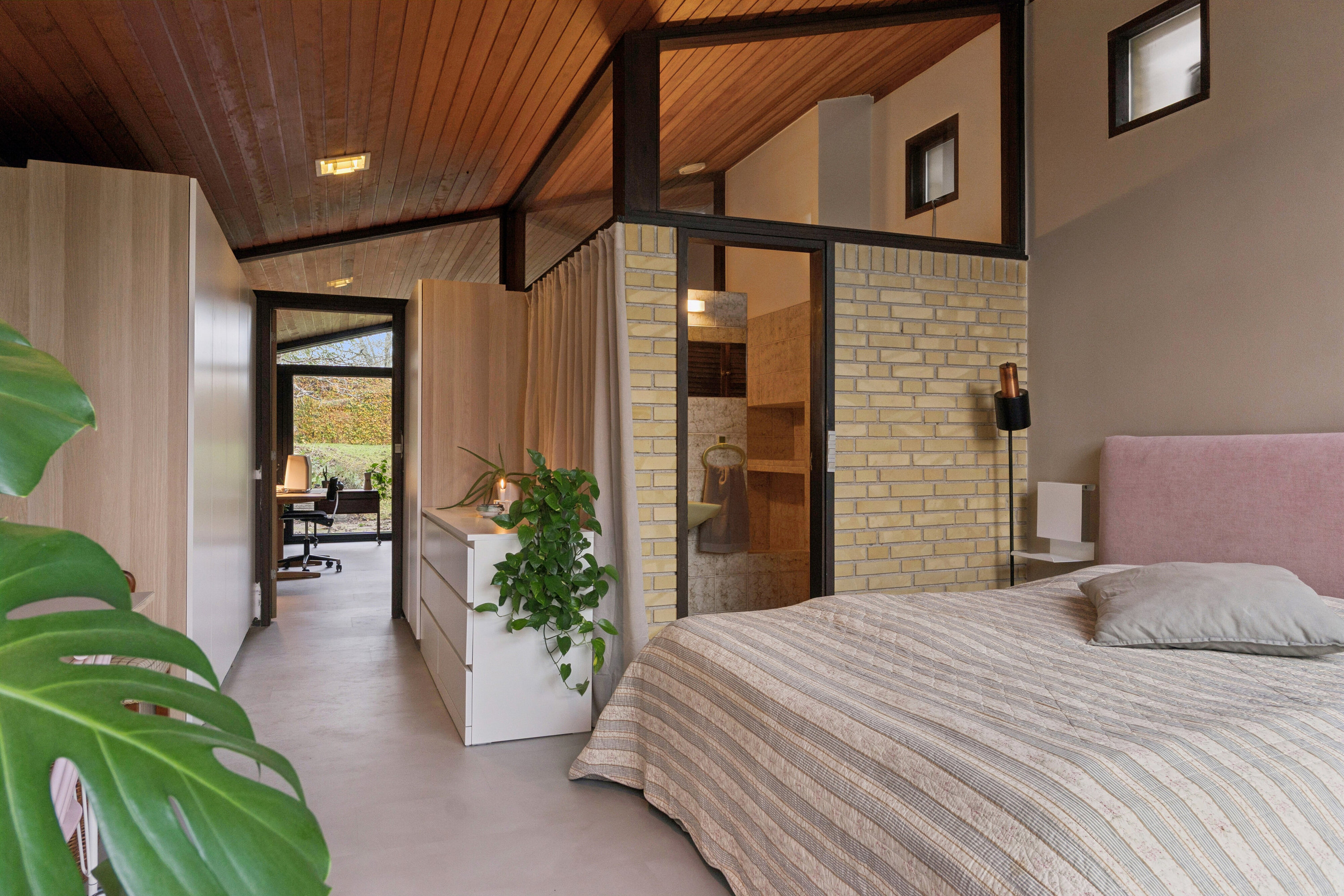 Fremhævet soveværelse billede i fuldskærmstilstand. Billede af Odensevej 58, Himmelev, 4000 Roskilde