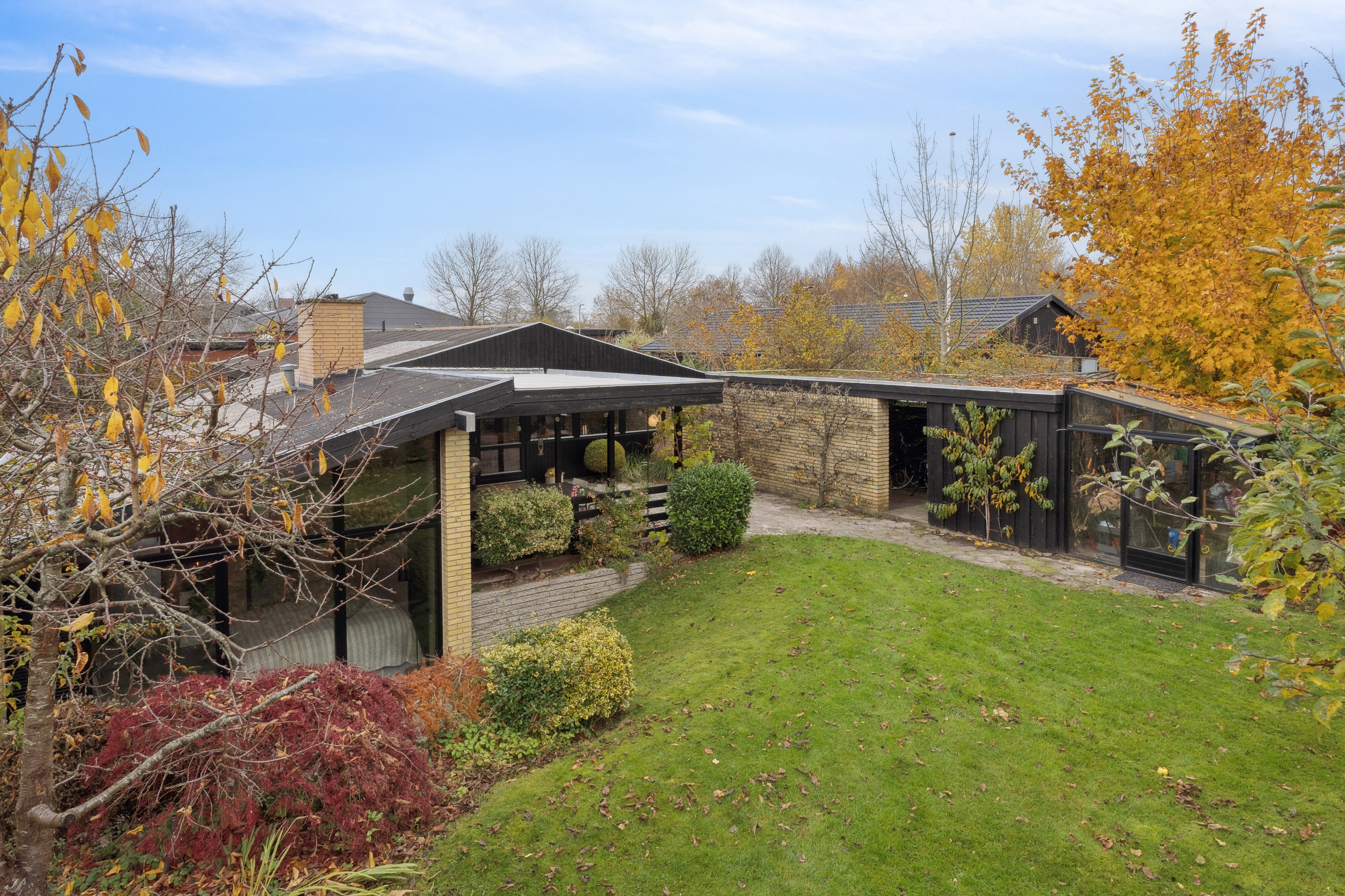 Fremhævet set fra vejen billede i fuldskærmstilstand. Billede af Odensevej 58, Himmelev, 4000 Roskilde