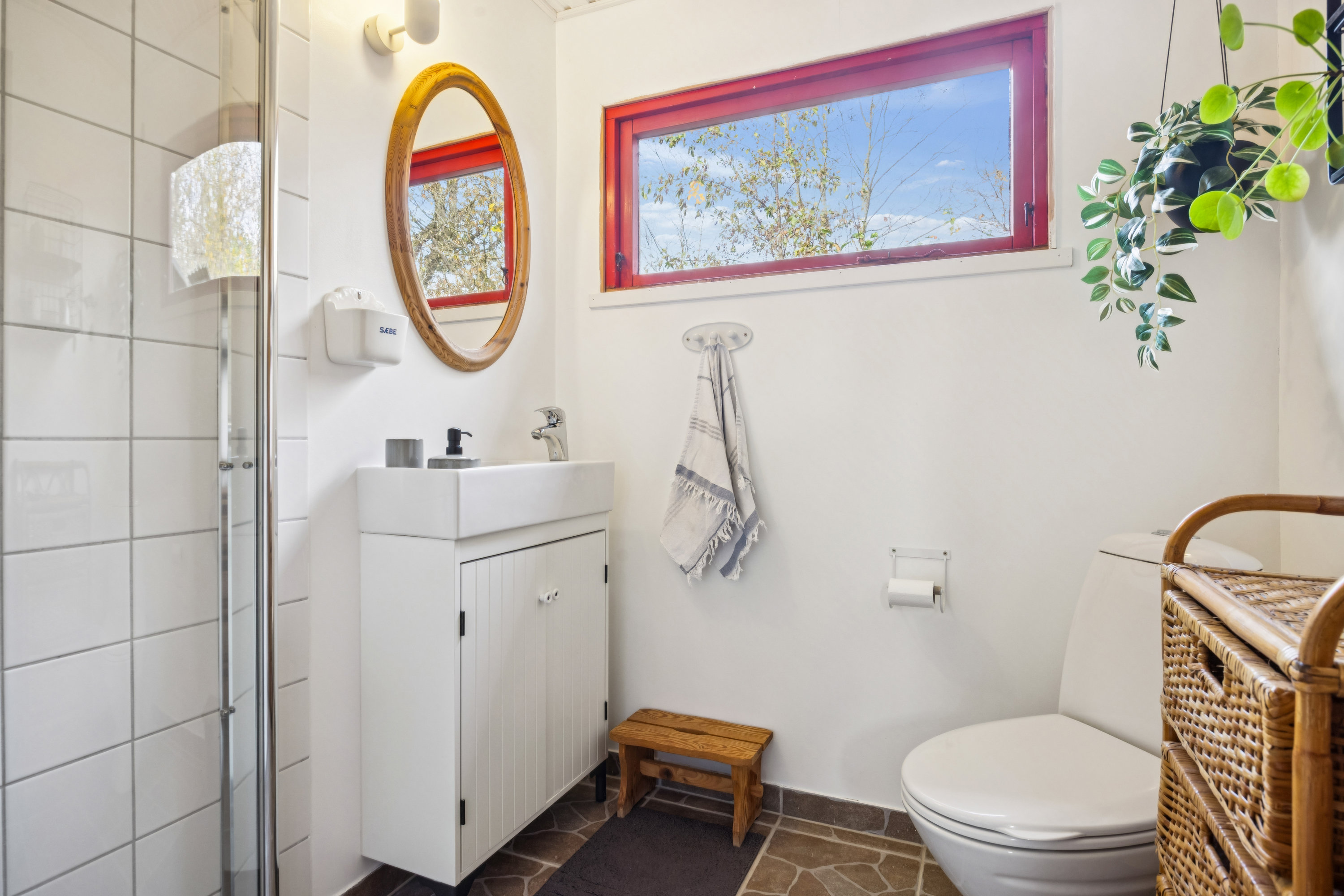 Fremhævet badeværelse billede i fuldskærmstilstand. Billede af Lyngtoften 42, 9370 Hals