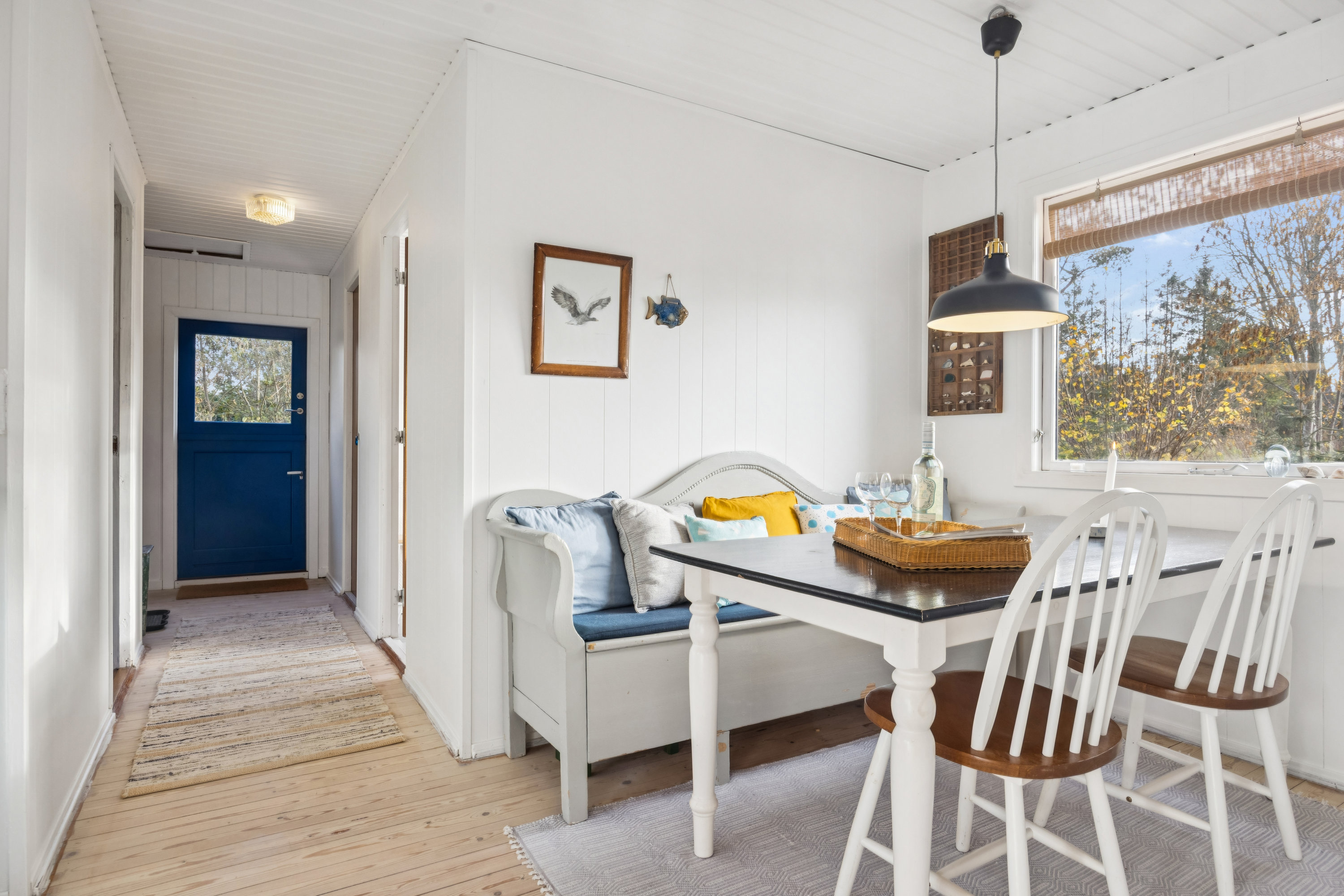 Fremhævet stue billede i fuldskærmstilstand. Billede af Lyngtoften 42, 9370 Hals