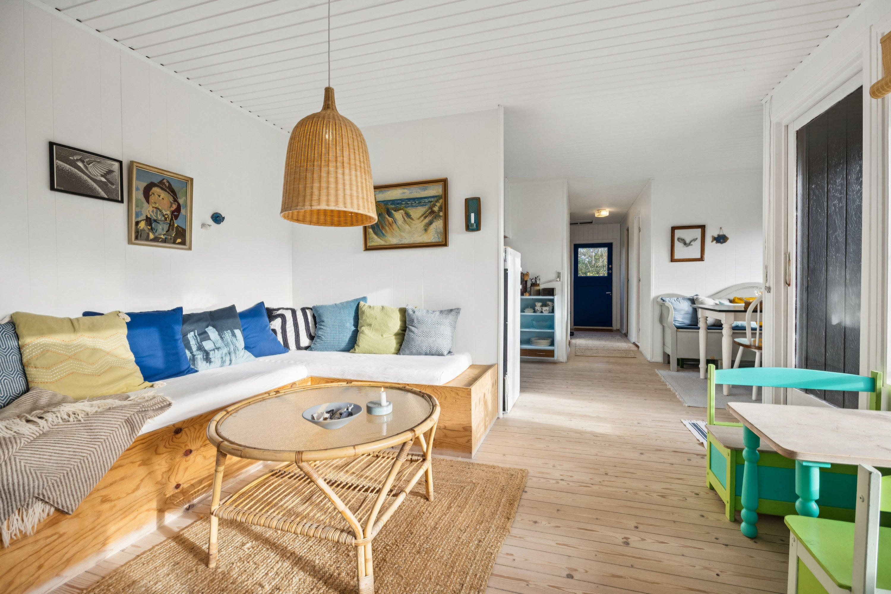 Fremhævet stue billede i fuldskærmstilstand. Billede af Lyngtoften 42, 9370 Hals