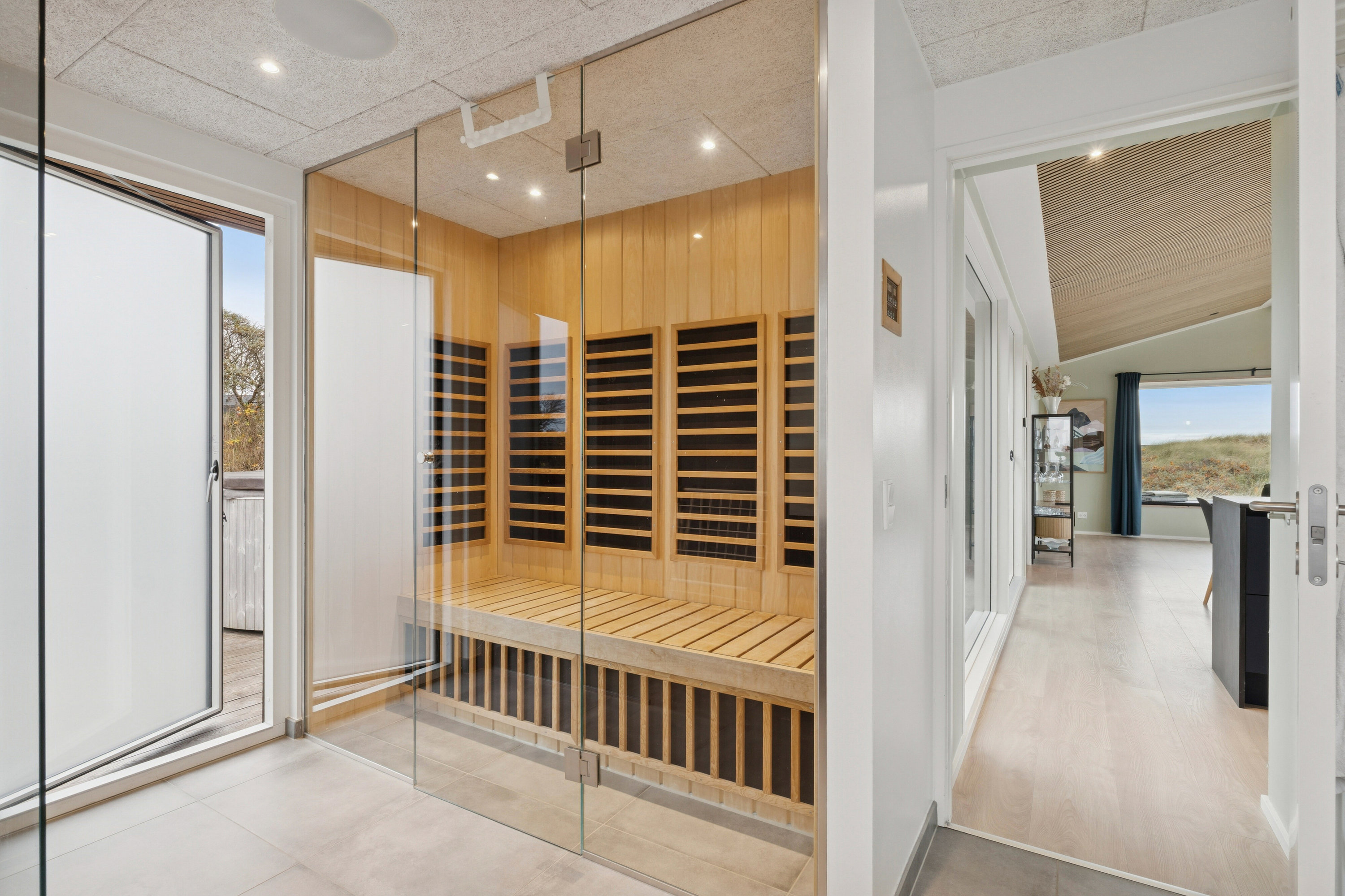 Fremhævet gang billede i fuldskærmstilstand. Billede af Bækrenden 1, Lønstrup, 9800 Hjørring