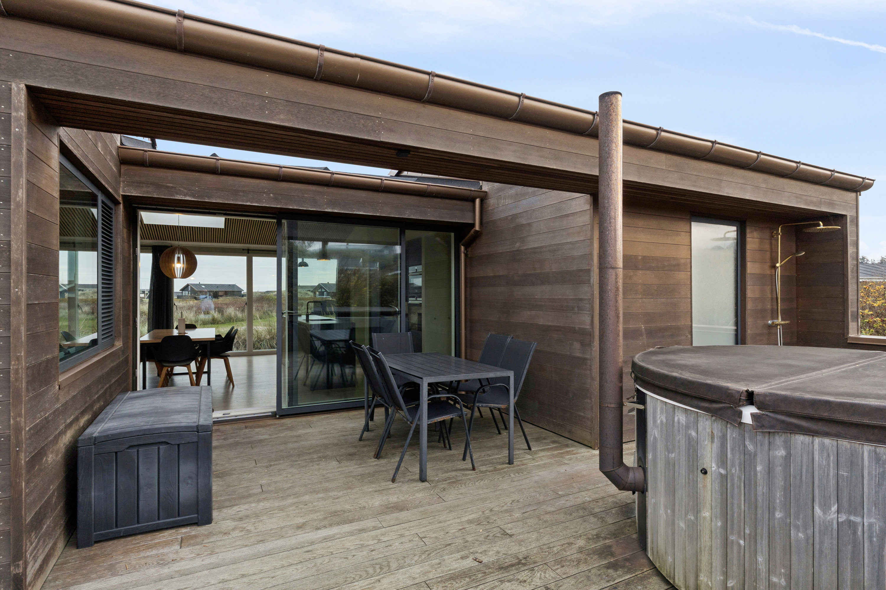 Fremhævet overdækket terrasse billede i fuldskærmstilstand. Billede af Bækrenden 1, Lønstrup, 9800 Hjørring