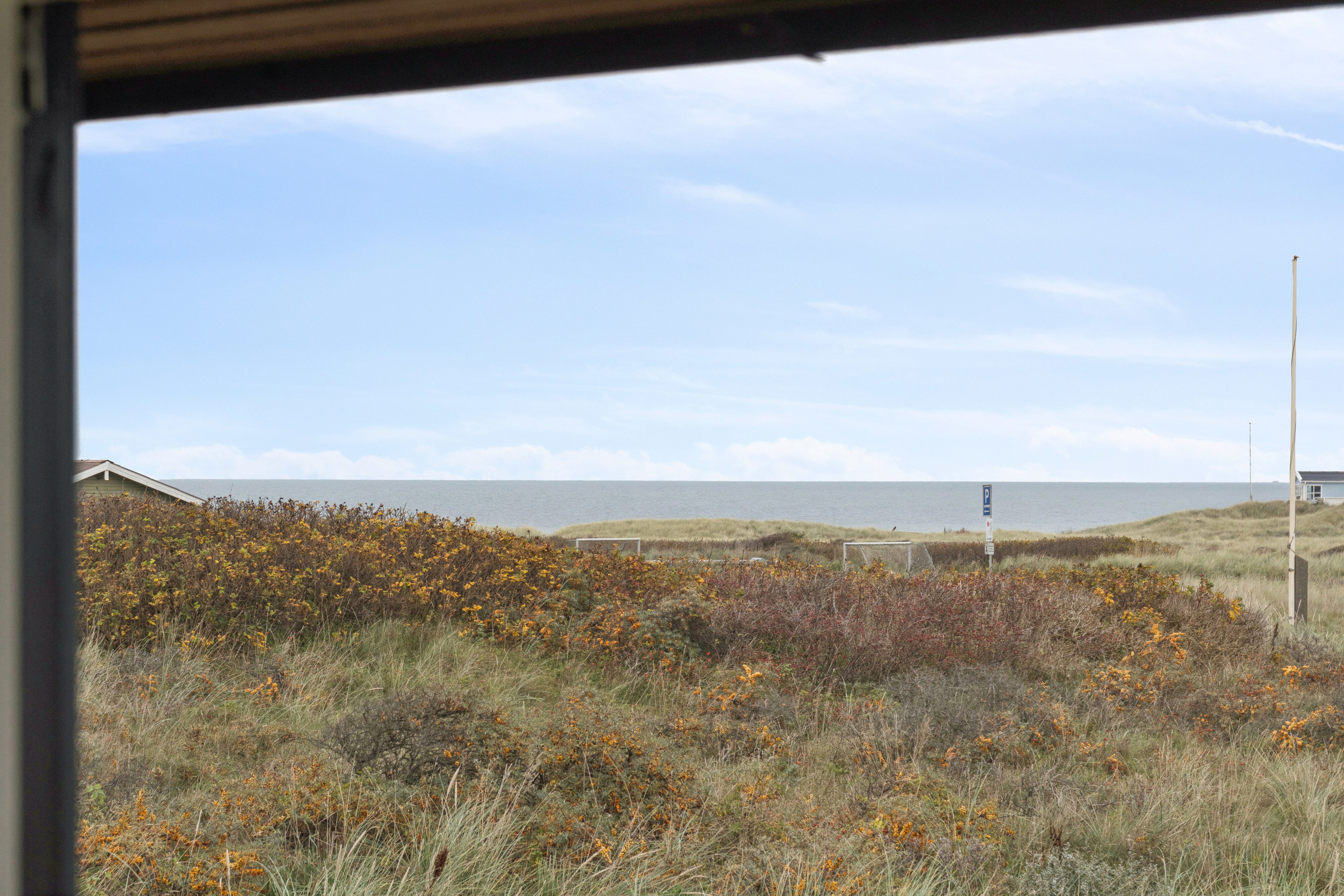 Fremhævet udsigt billede i fuldskærmstilstand. Billede af Bækrenden 1, Lønstrup, 9800 Hjørring