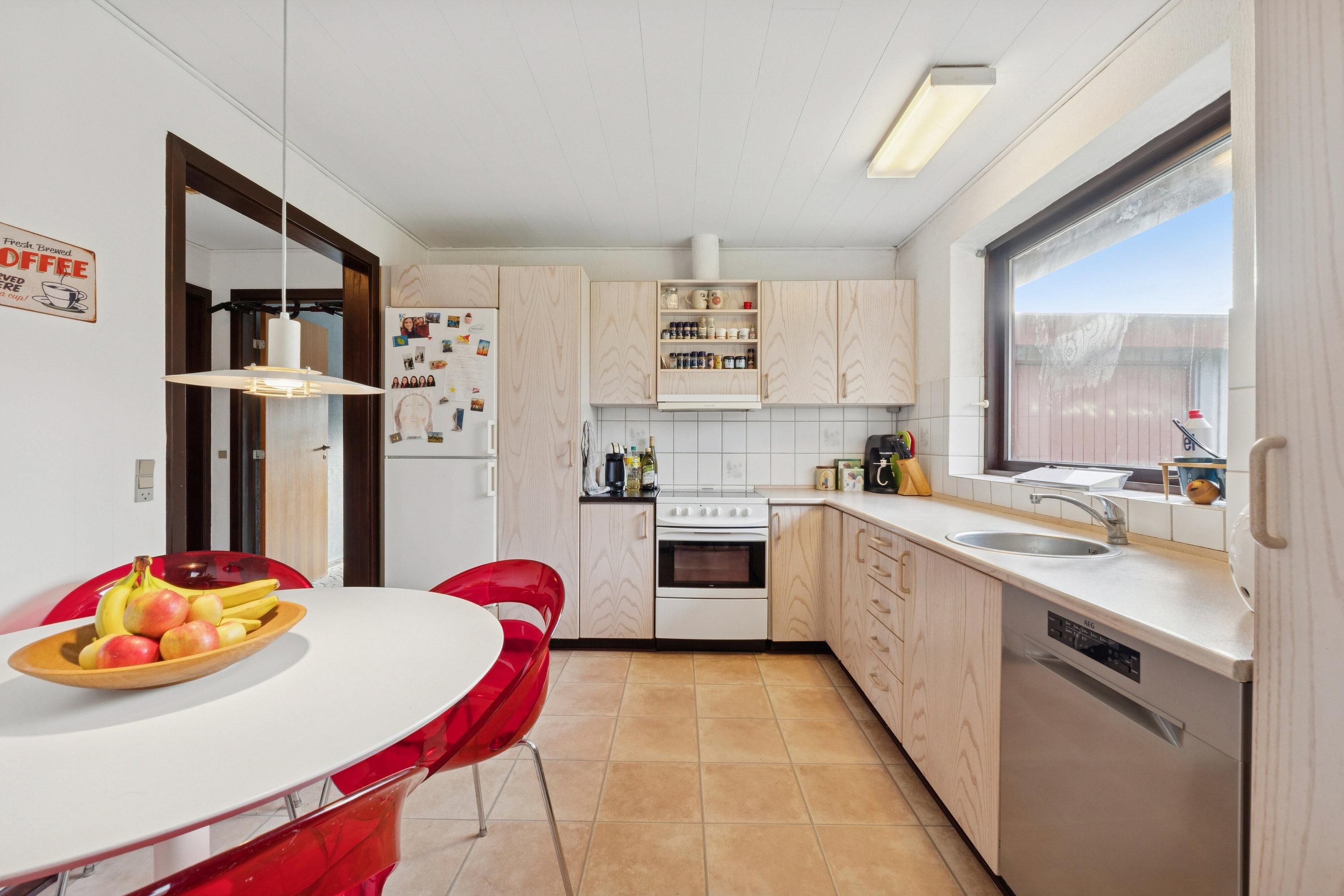 Fremhævet køkken billede i fuldskærmstilstand. Billede af Ellingevej 17A, Refsvindinge, 5853 Ørbæk