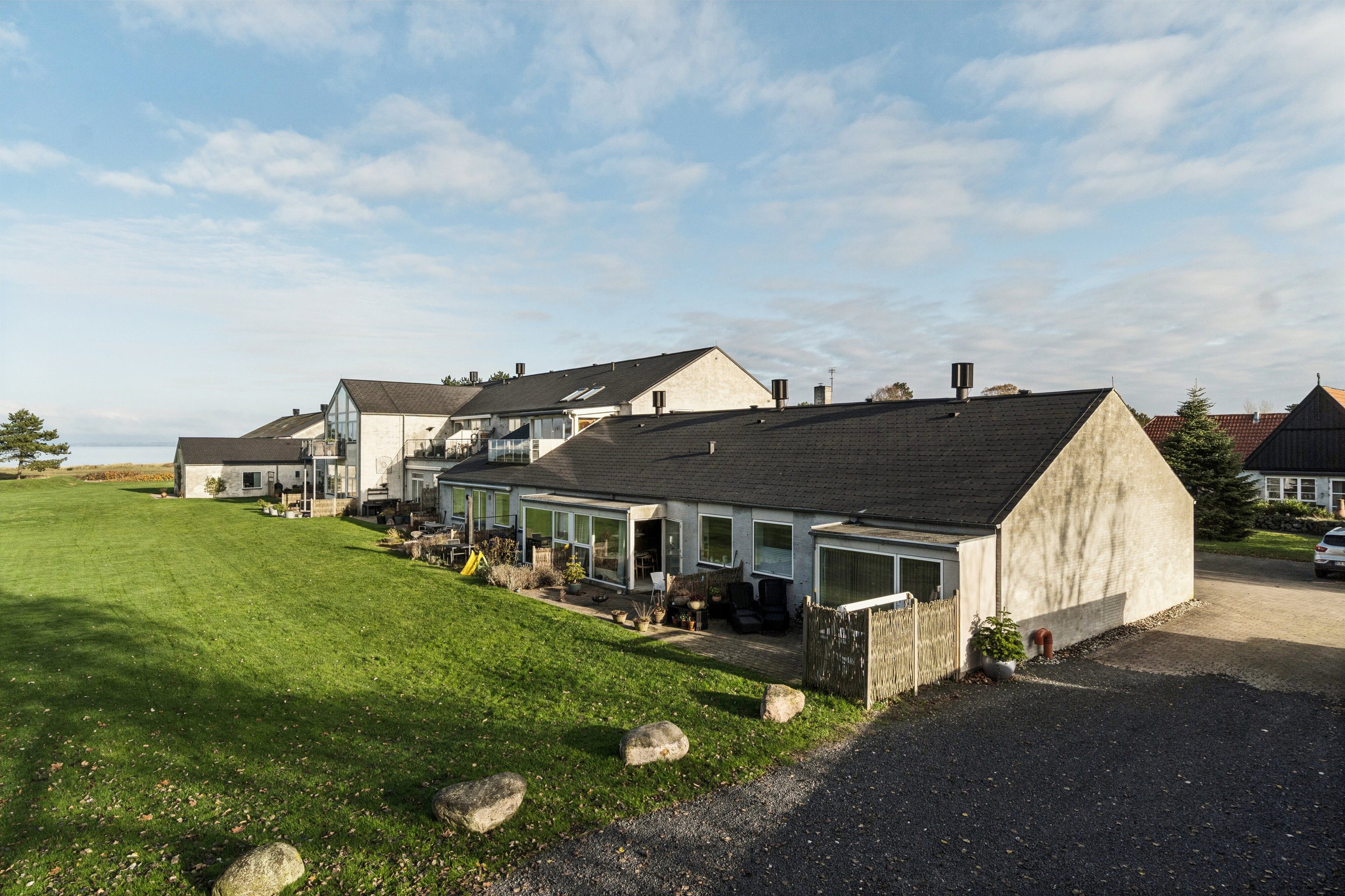 Miniaturebillede 1: set fra vejen. Billede af Høve Klitbo 8, 4550 Asnæs