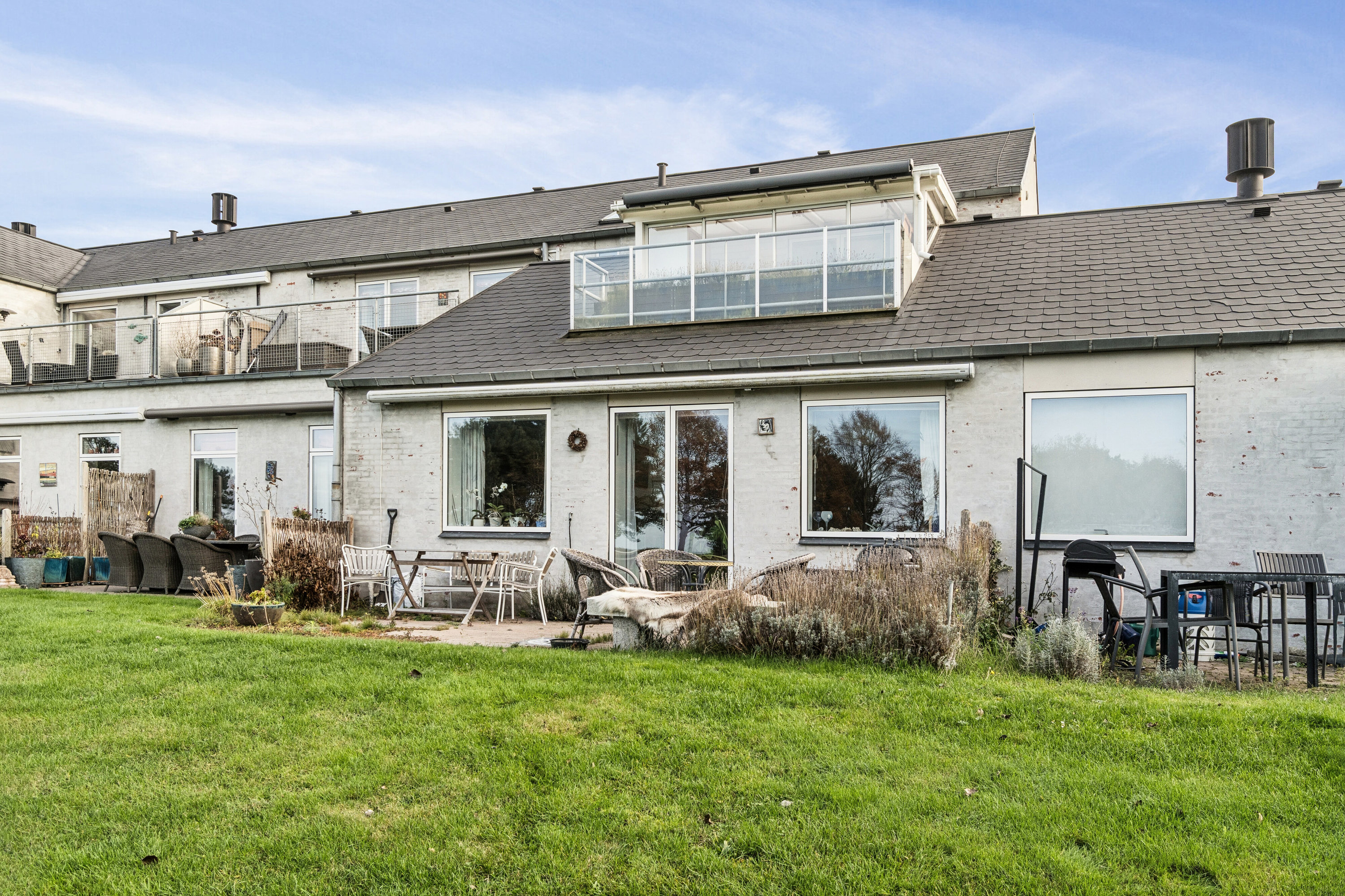 Fremhævet set fra haven billede i fuldskærmstilstand. Billede af Høve Klitbo 8, 4550 Asnæs