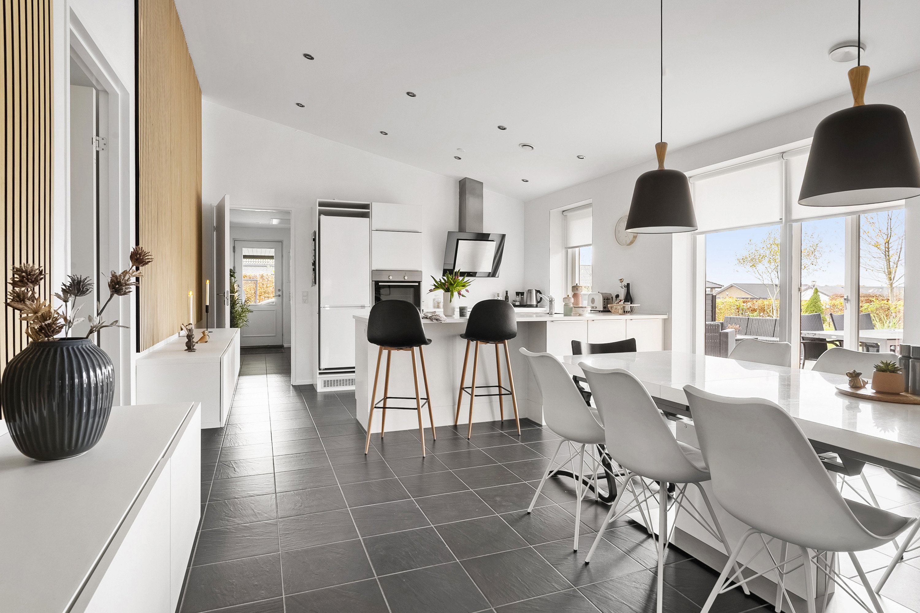 Fremhævet spisestue billede i fuldskærmstilstand. Billede af Filips Alle 11, 8700 Horsens