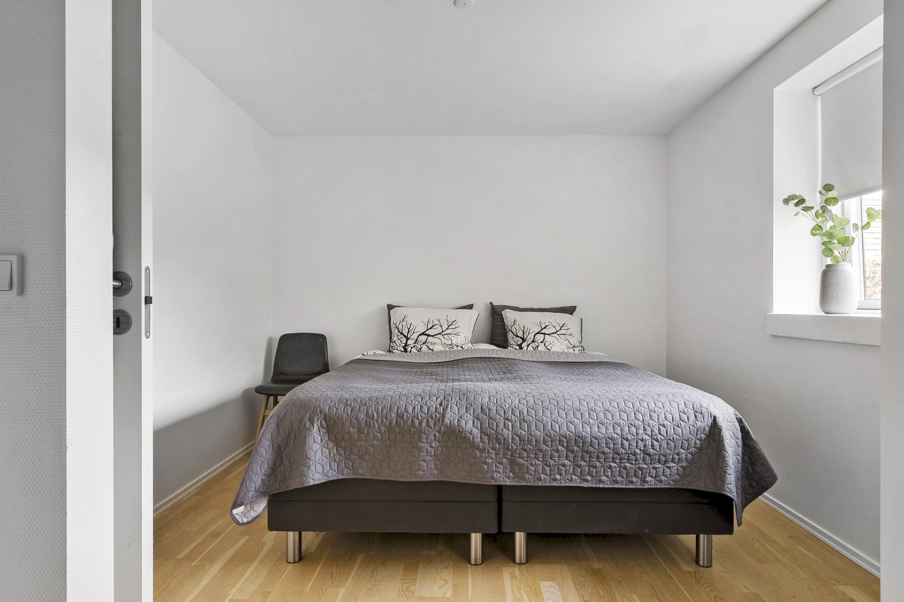 Fremhævet soveværelse billede i fuldskærmstilstand. Billede af Filips Alle 11, 8700 Horsens