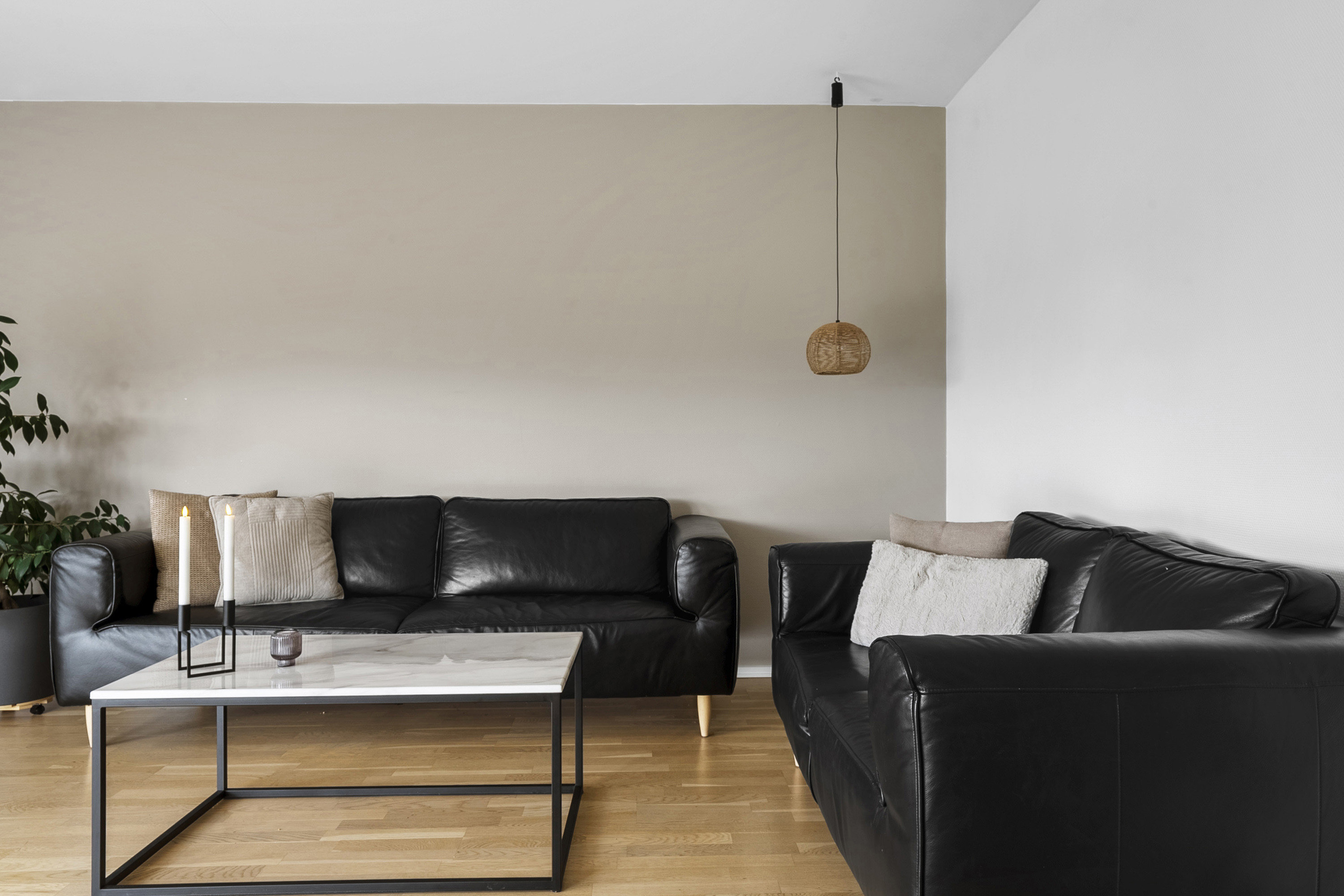 Fremhævet stue billede i fuldskærmstilstand. Billede af Filips Alle 11, 8700 Horsens